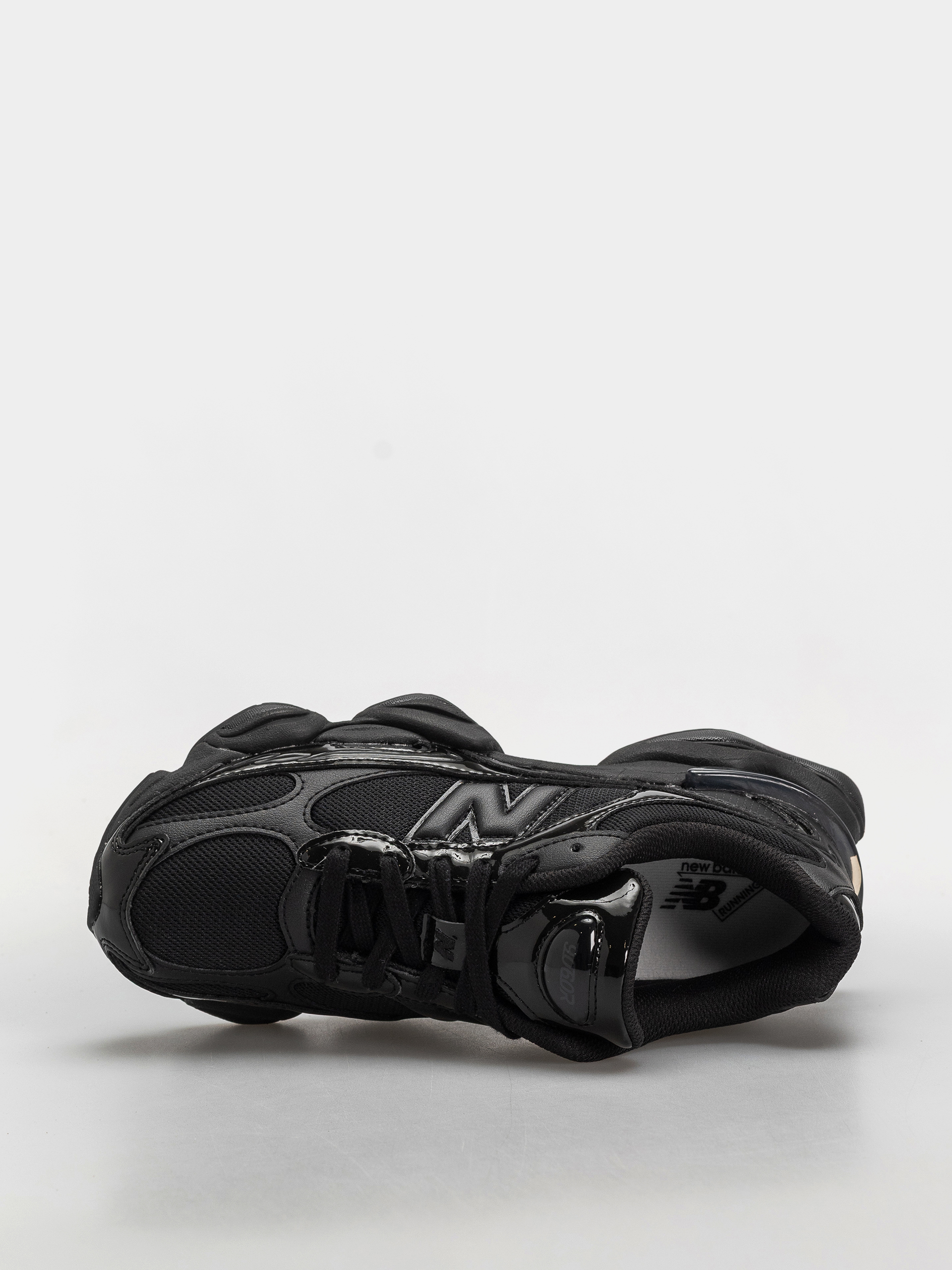 New Balance 9060 Shoes (black/black)