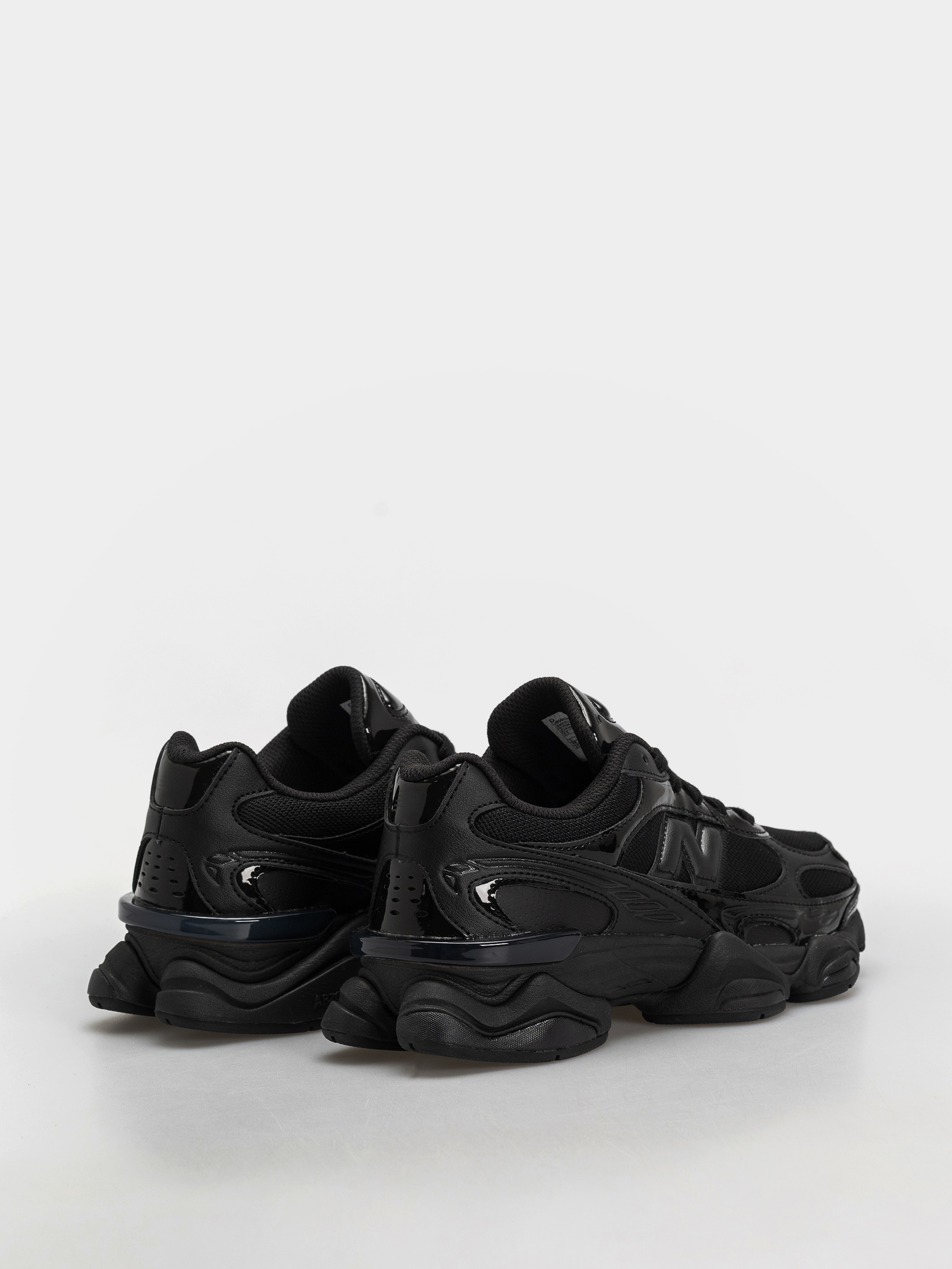 New Balance 9060 Shoes (black/black)