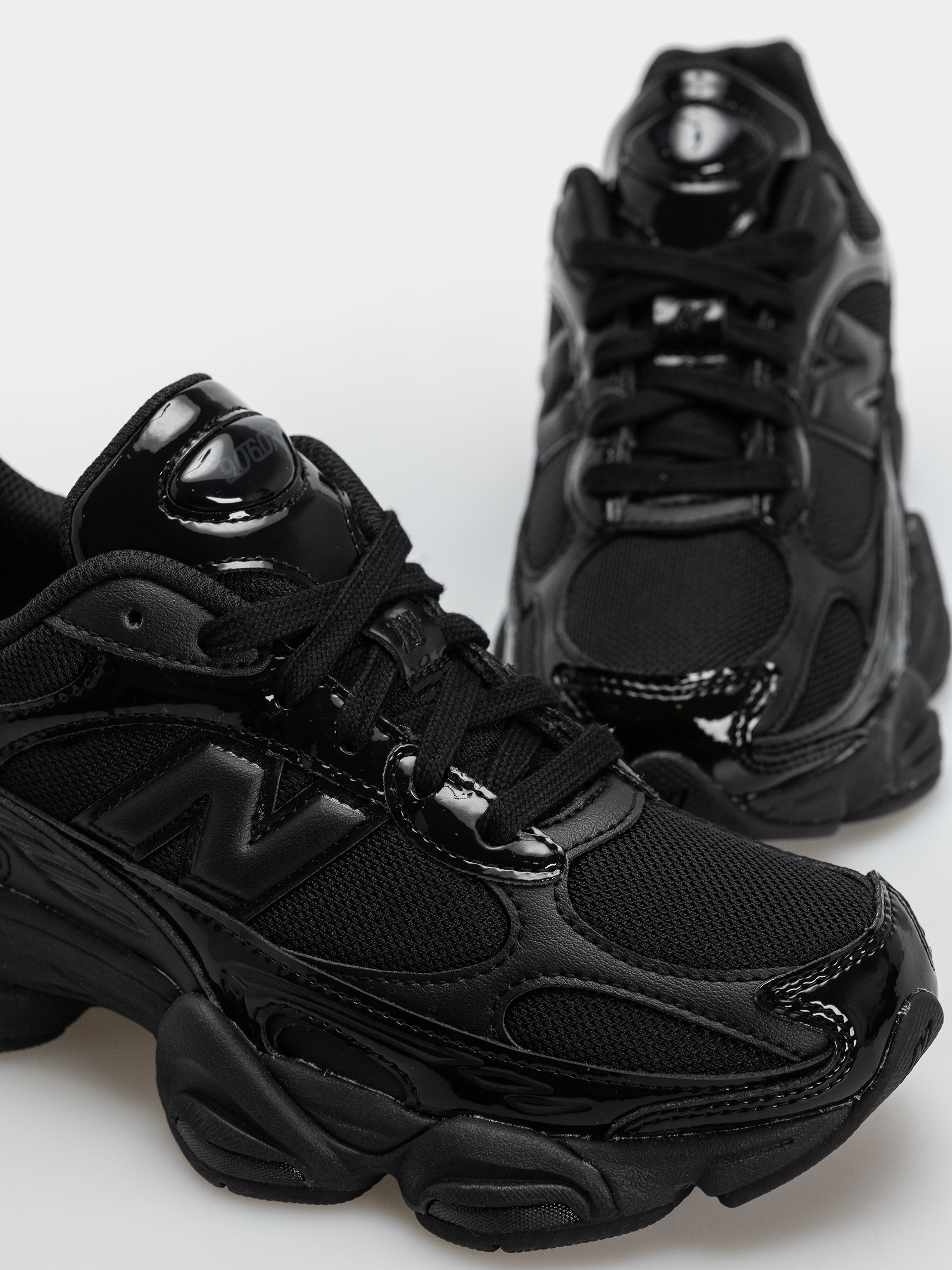 New Balance 9060 Shoes (black/black)