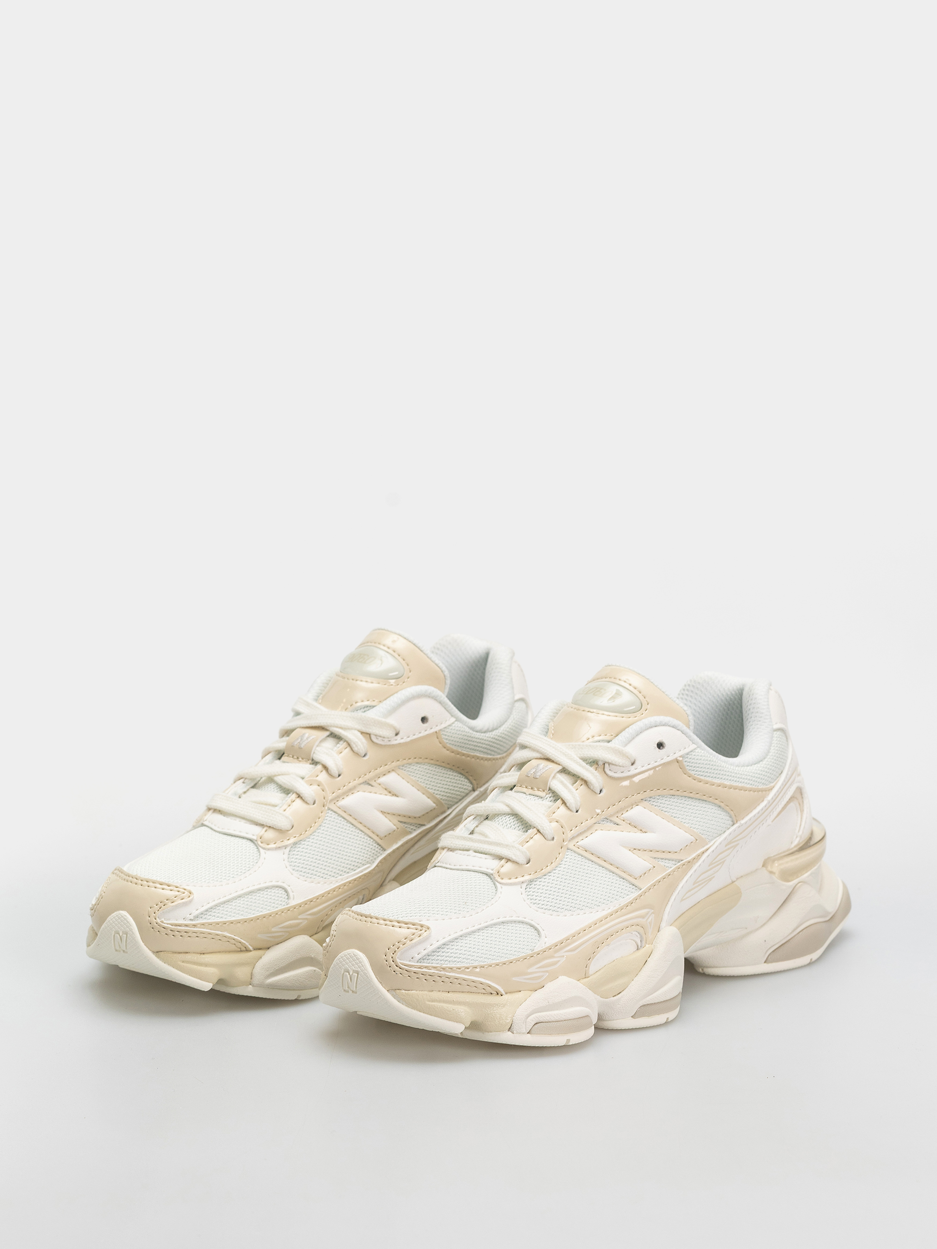 New Balance 9060 Shoes (bone/sea salt)