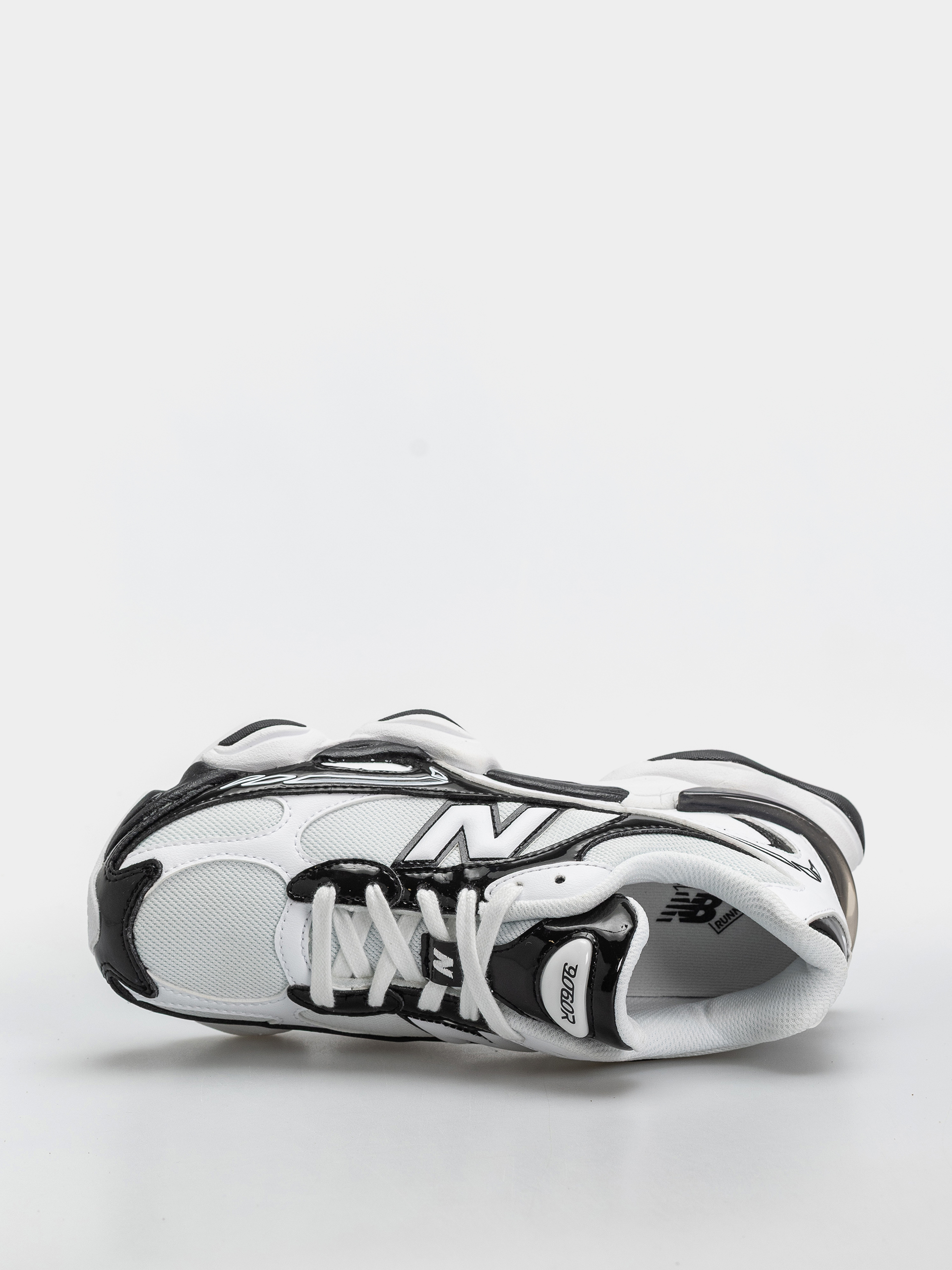 New Balance 9060 Shoes (black/white)