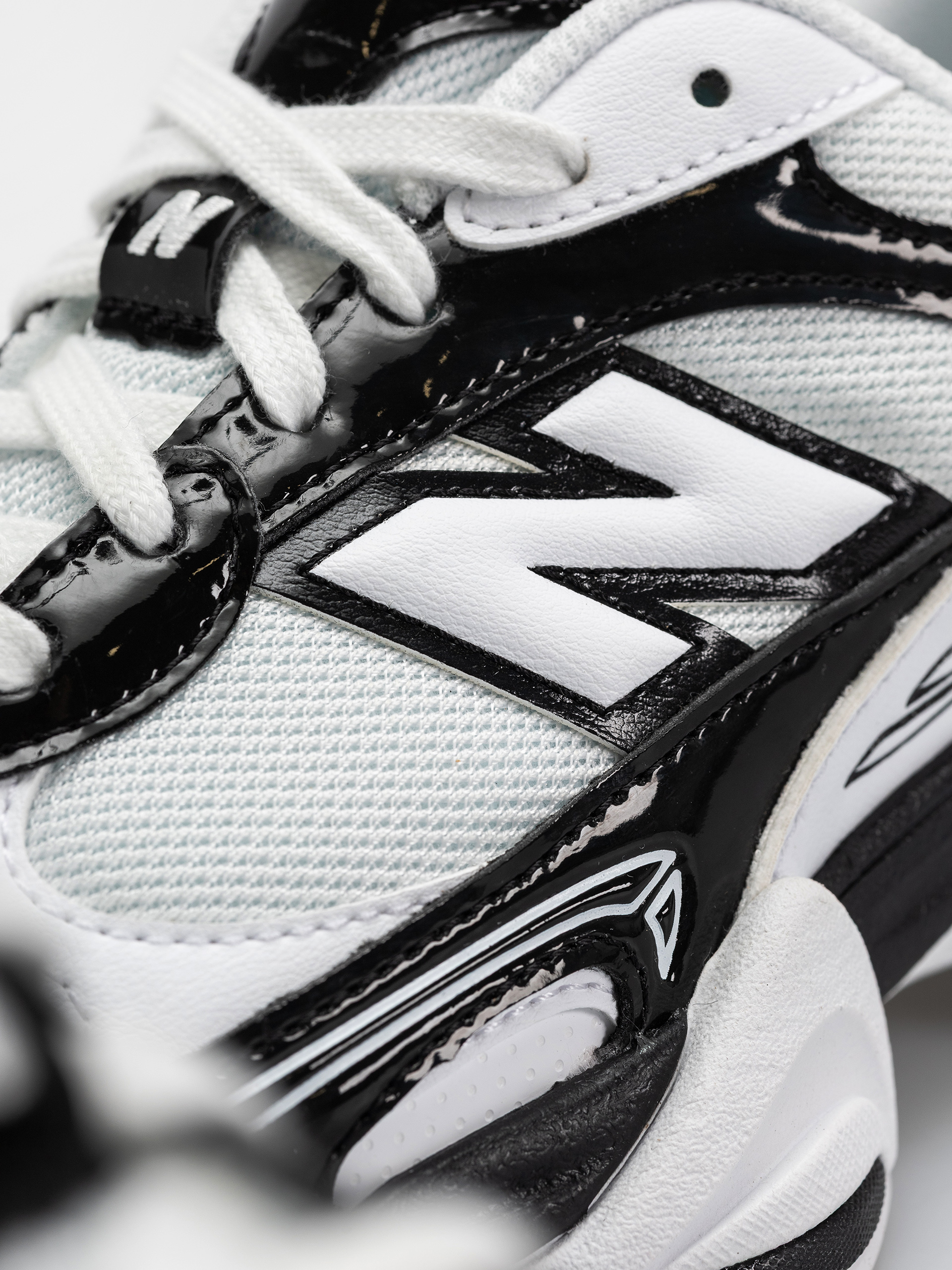 New Balance 9060 Schuhe (black/white)