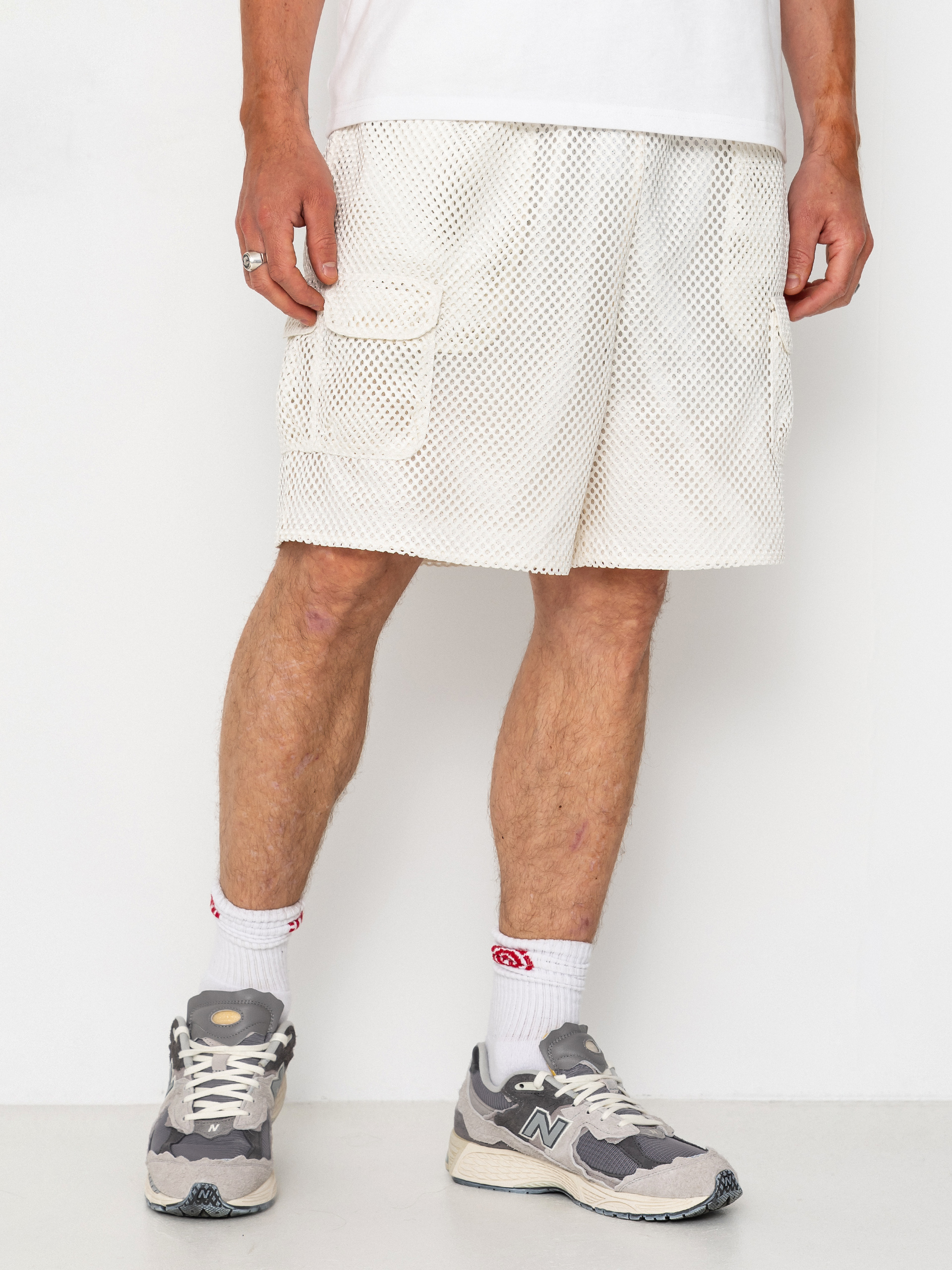 The North Face Tnf Red Box Mesh Utility Shorts (white dune)