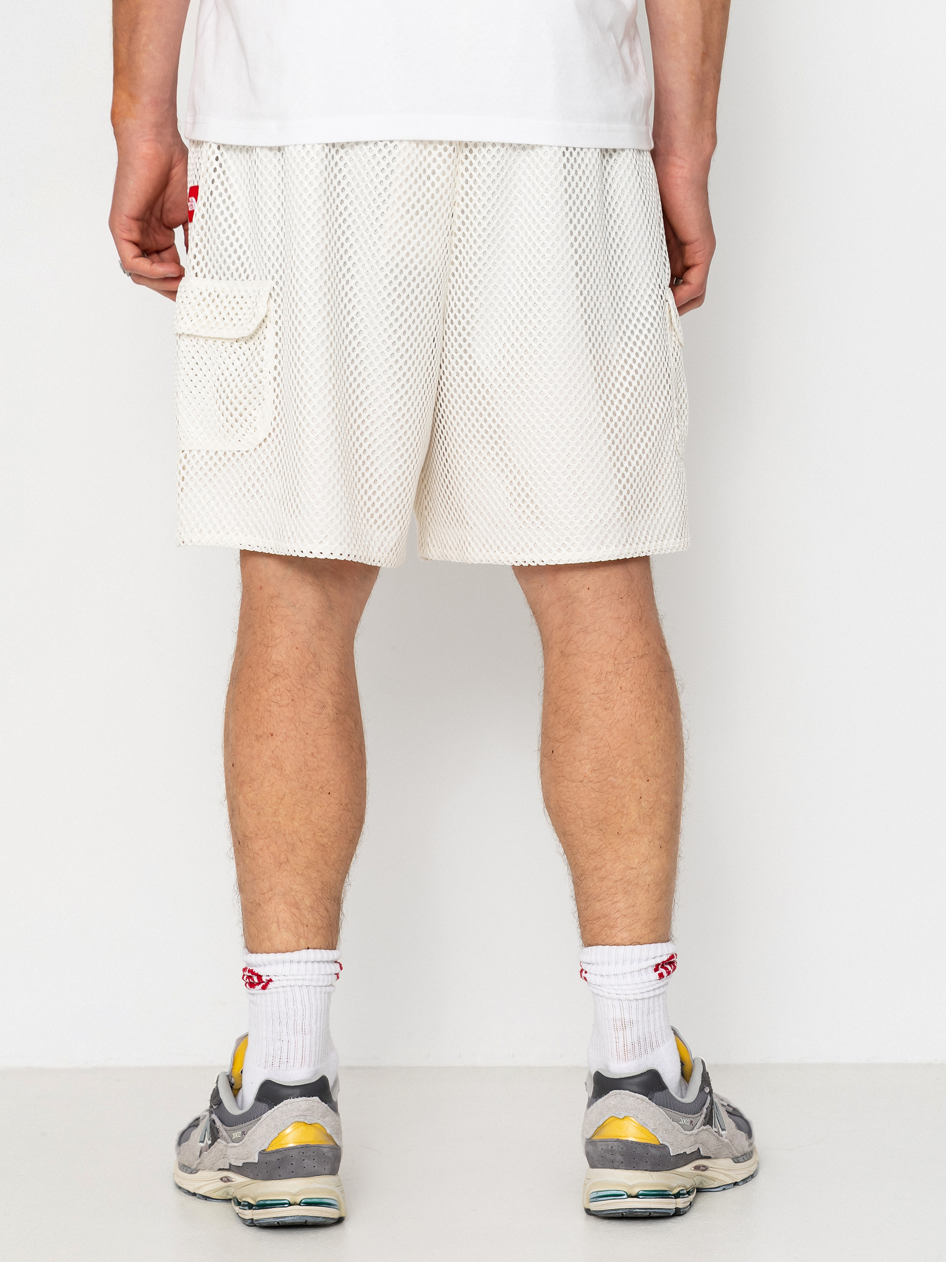The North Face Tnf Red Box Mesh Utility Shorts (white dune)