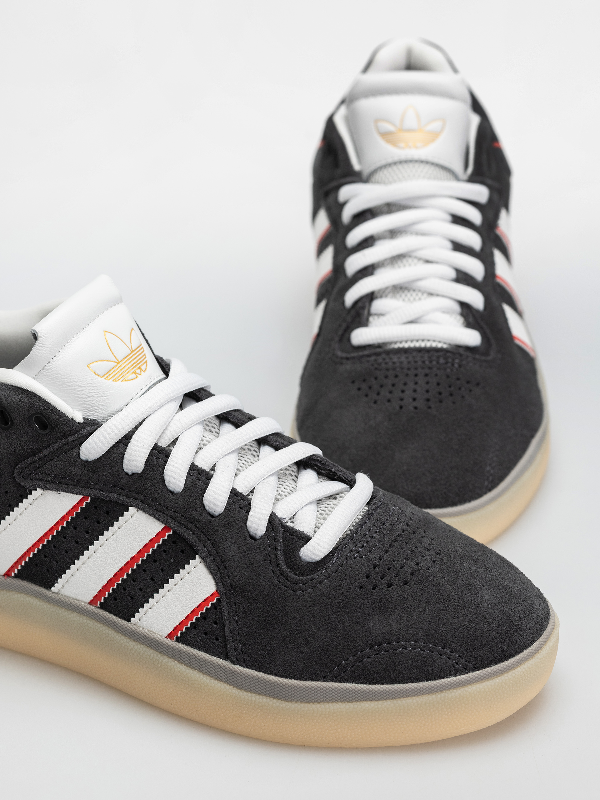 adidas Tyshawn Schuhe (carbon/crywht/betsca)