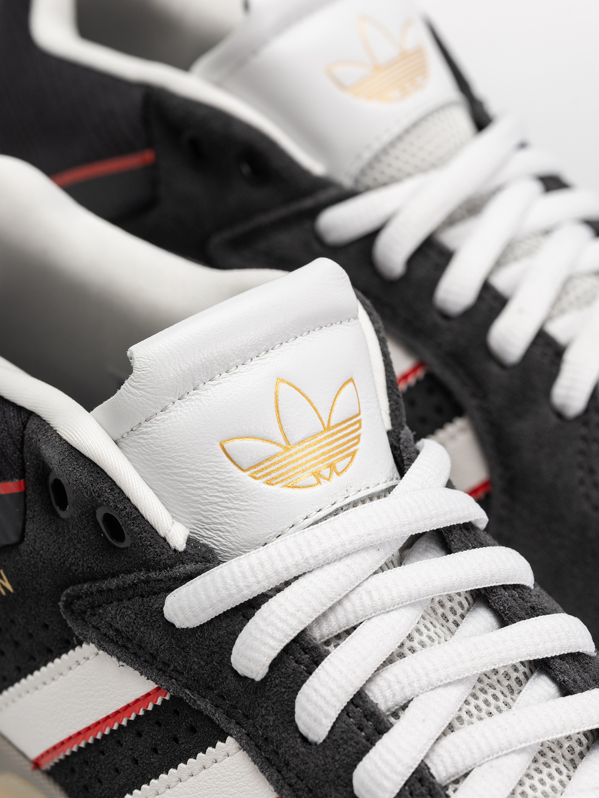 adidas Tyshawn Schuhe (carbon/crywht/betsca)