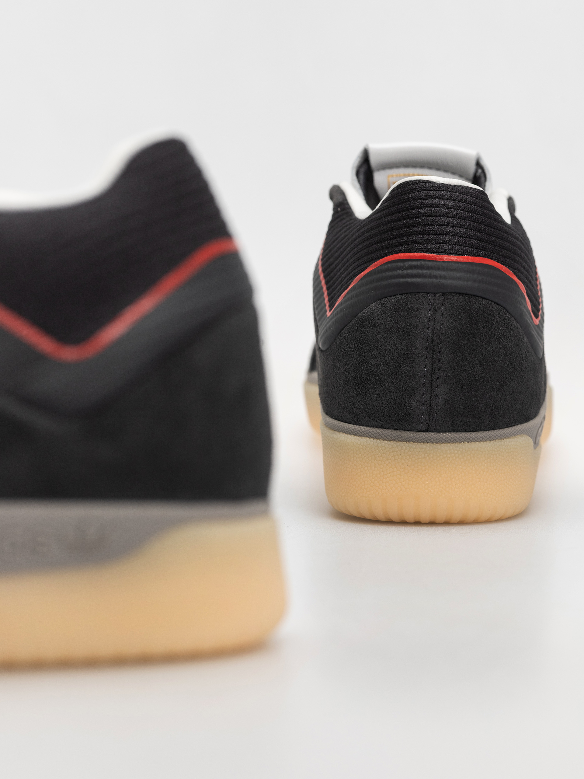 adidas Tyshawn Schuhe (carbon/crywht/betsca)
