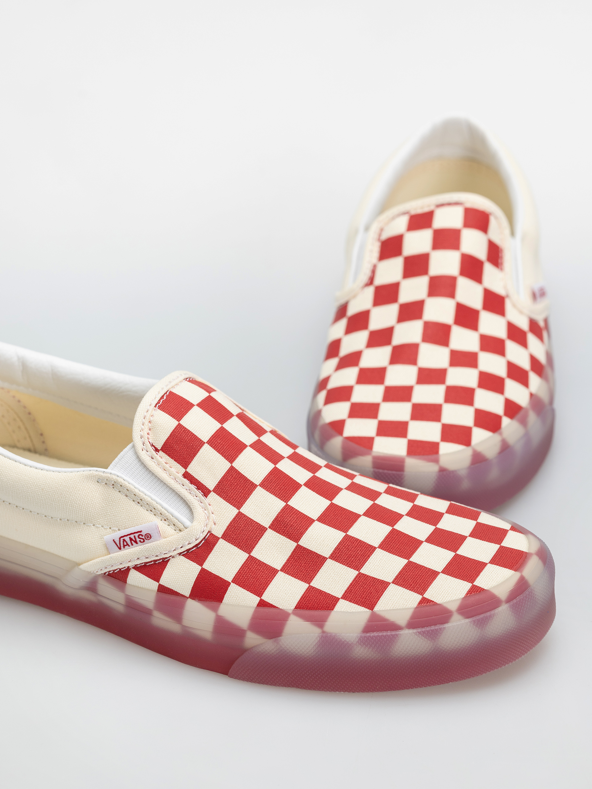 Vans Classic Slip On Shoes (red/marshmallow)