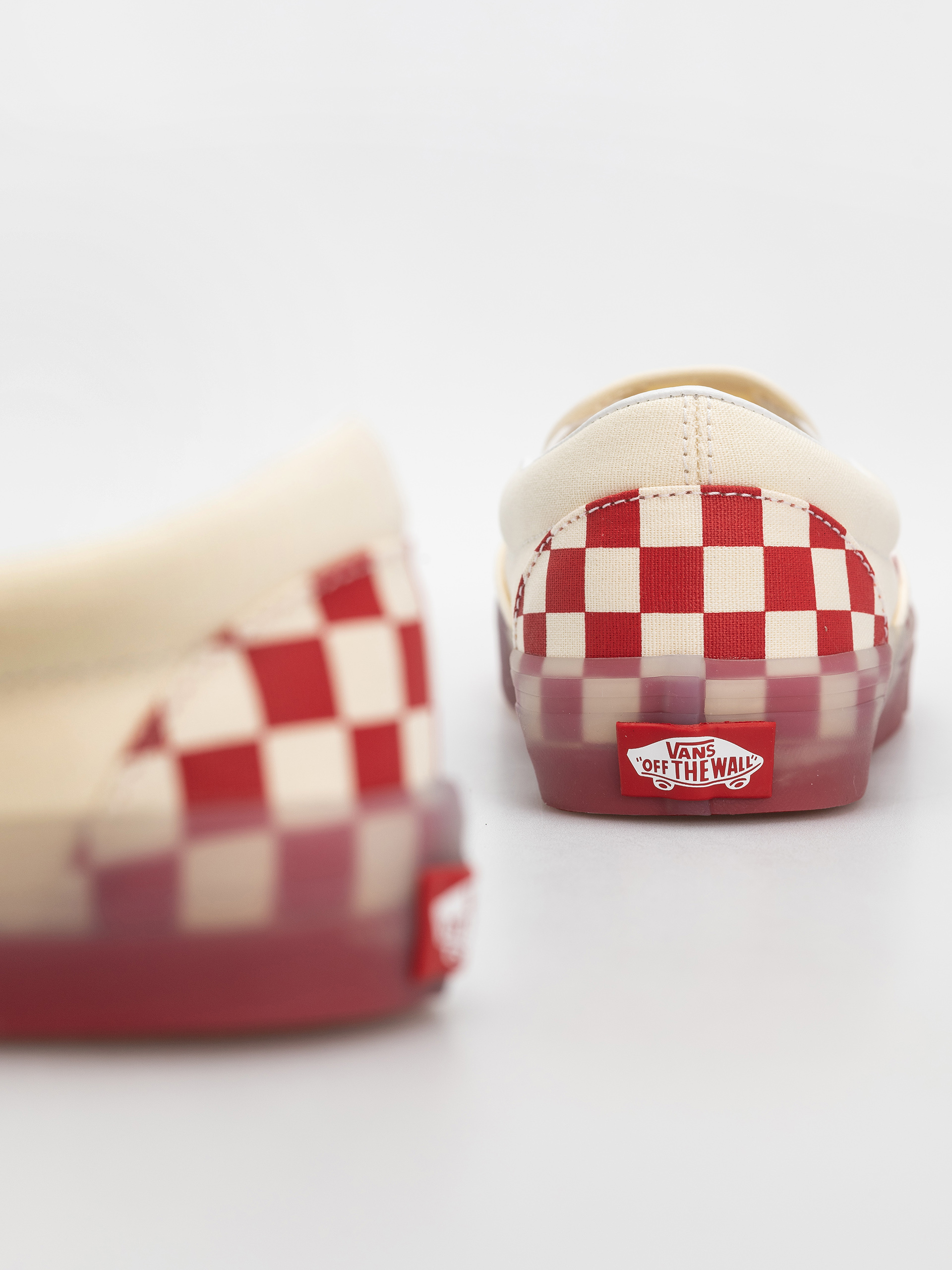 Vans Classic Slip On Shoes (red/marshmallow)