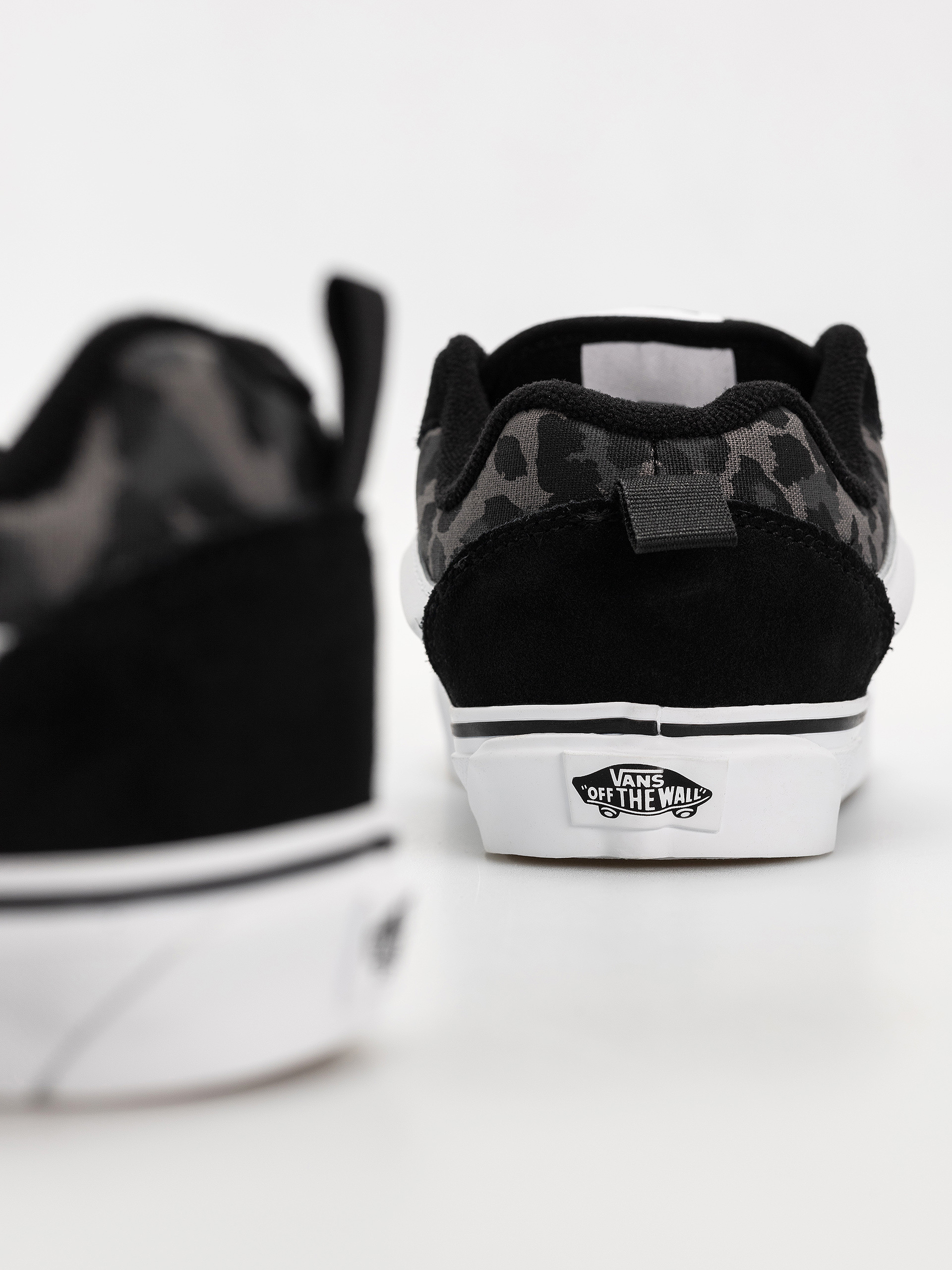 Vans Shoes Knu Skool (black)