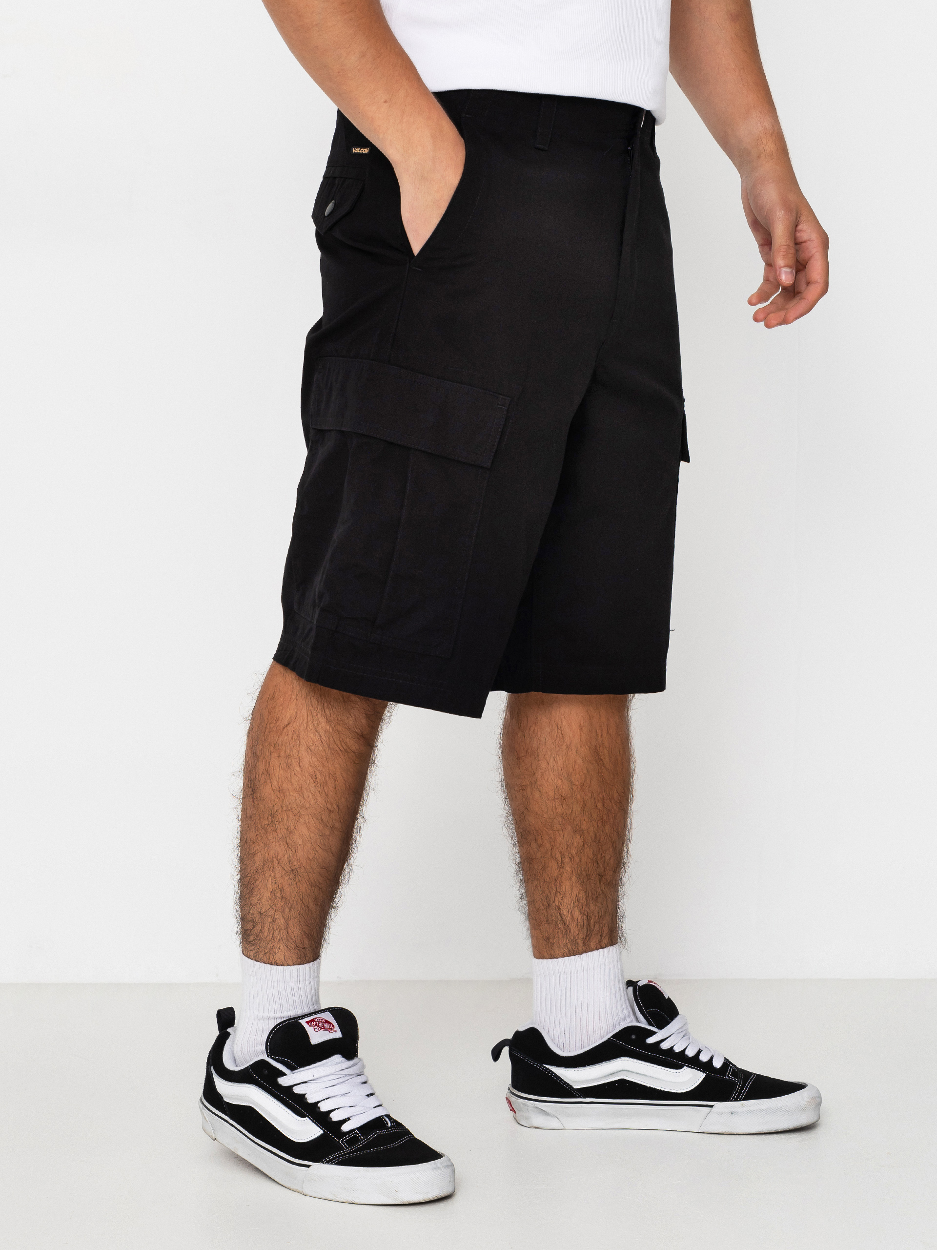 Volcom Strange Tripper Cargo 22 Shorts (black)
