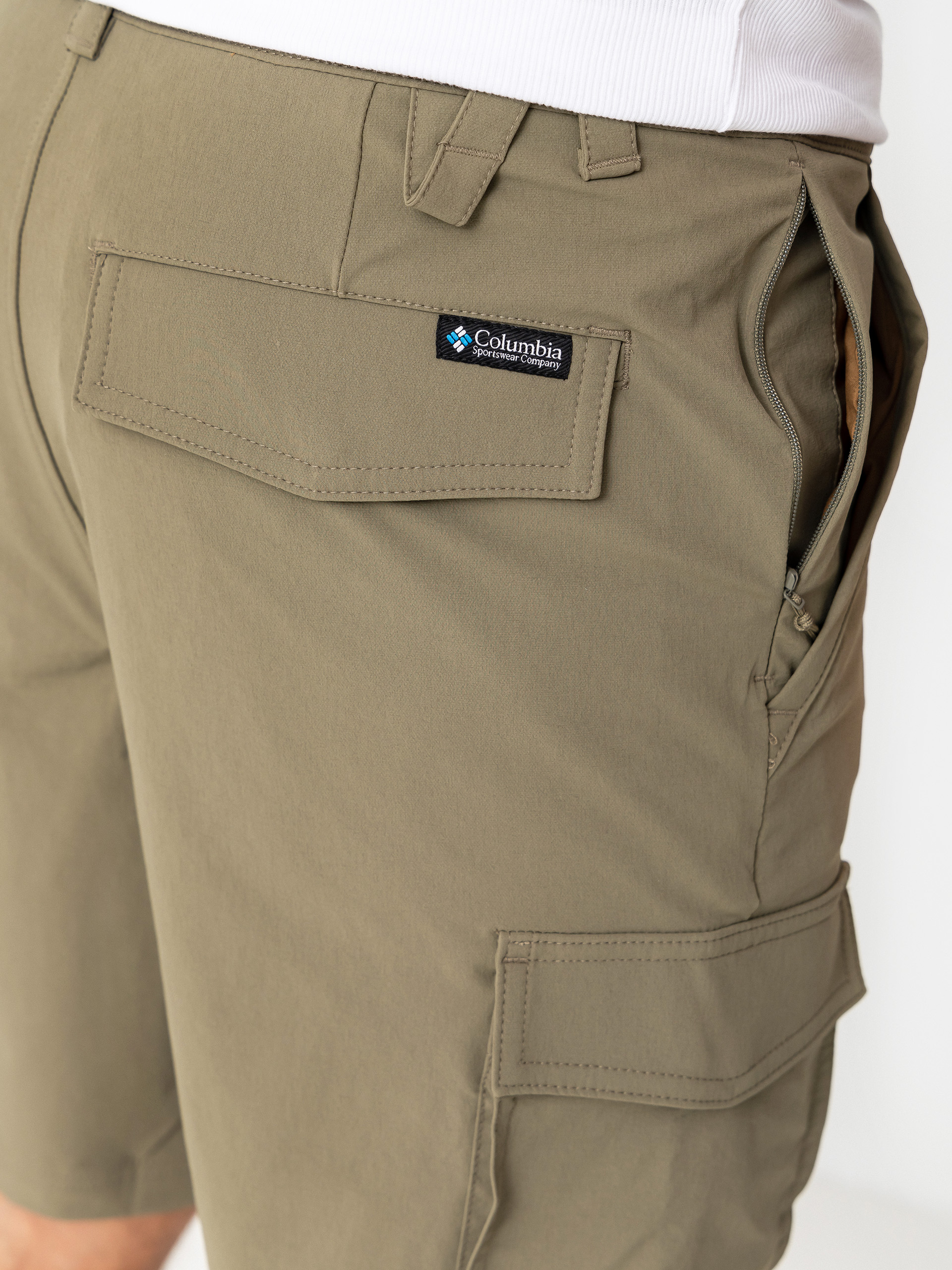 Columbia ROC Tech Cargo Shorts (stone green)