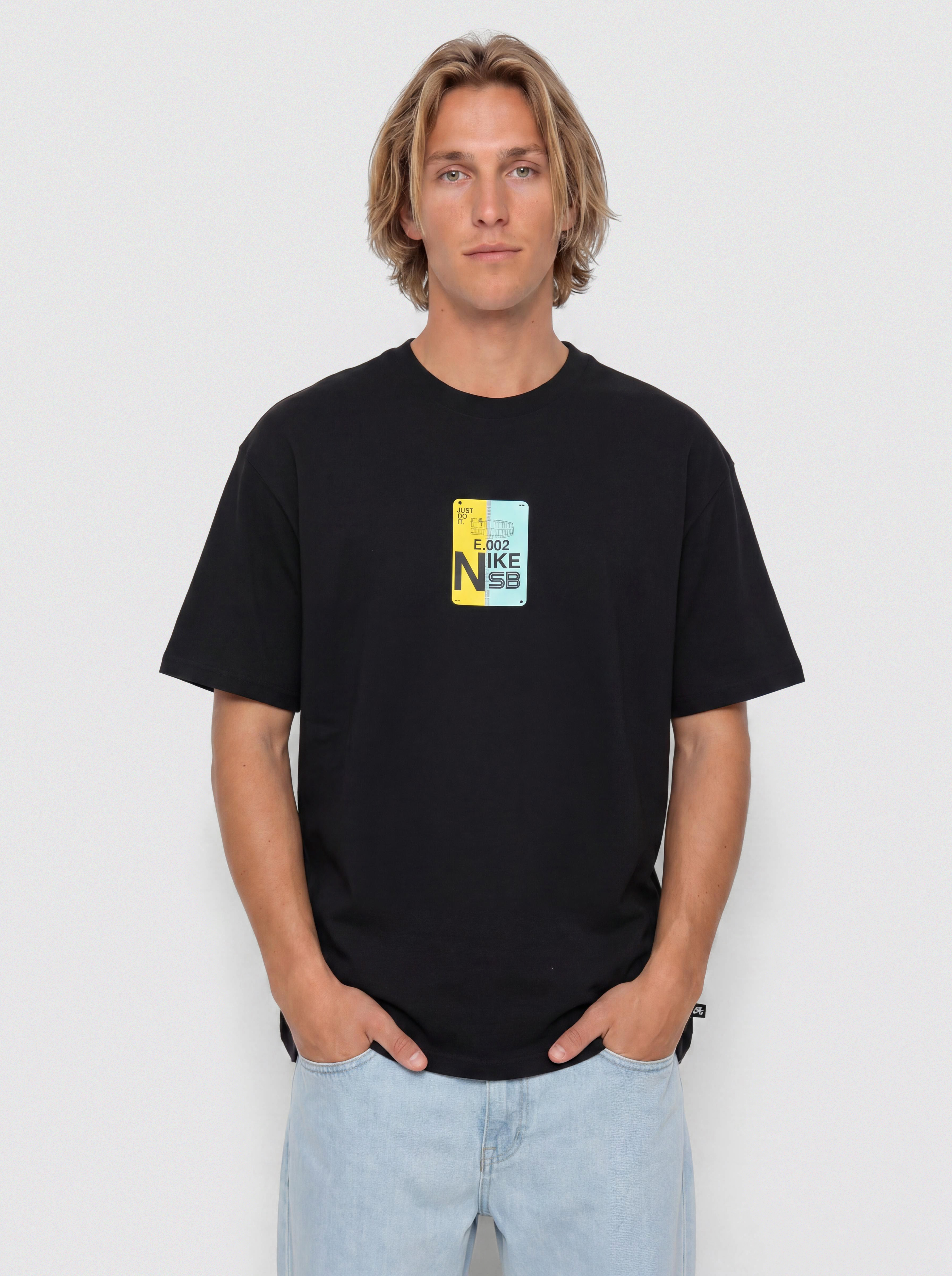 Nike SB Bus Pass T-Shirt (black)