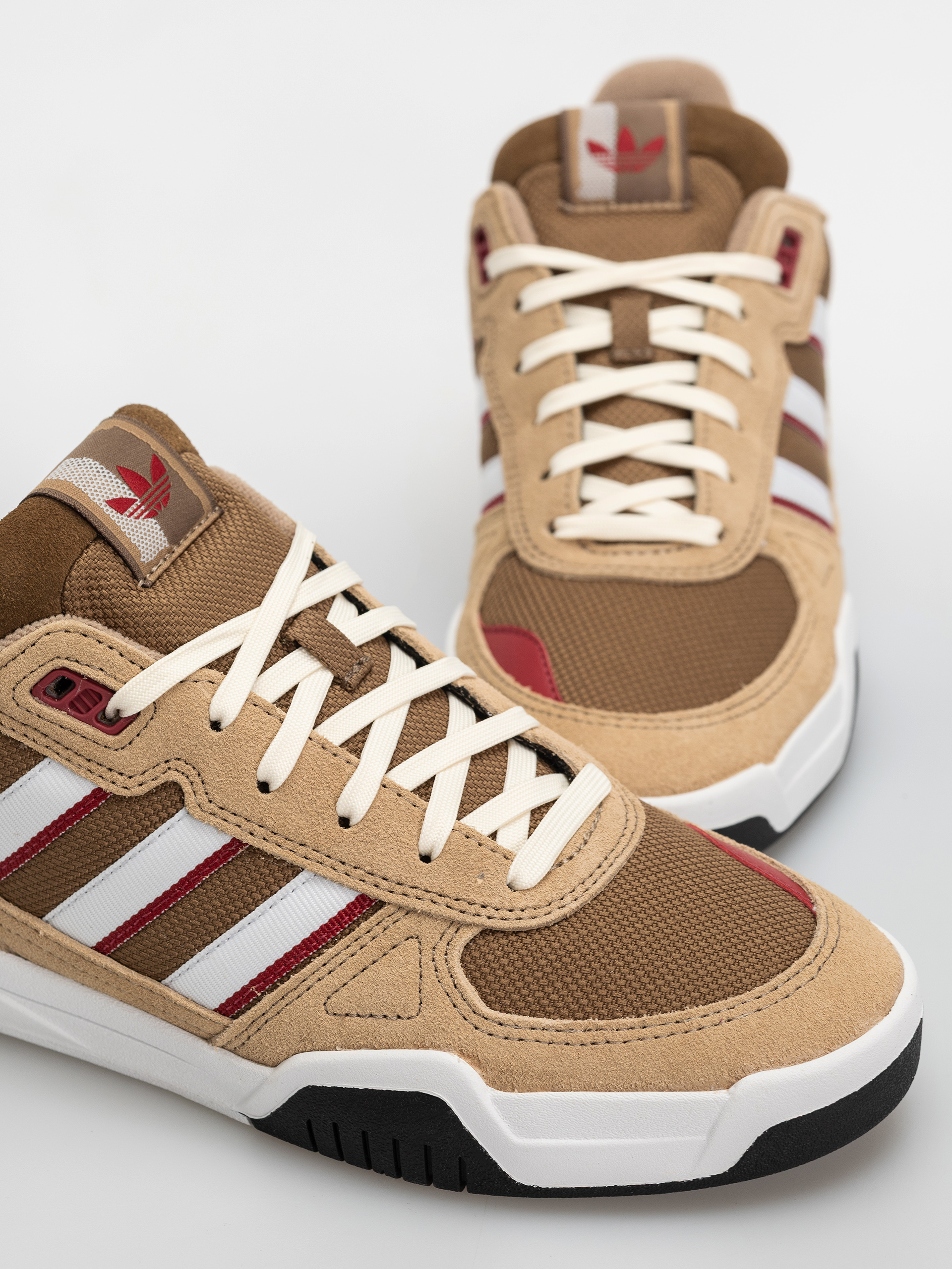 adidas Tekkira Cup Schuhe (cardbo/ftwwht/tmvire)