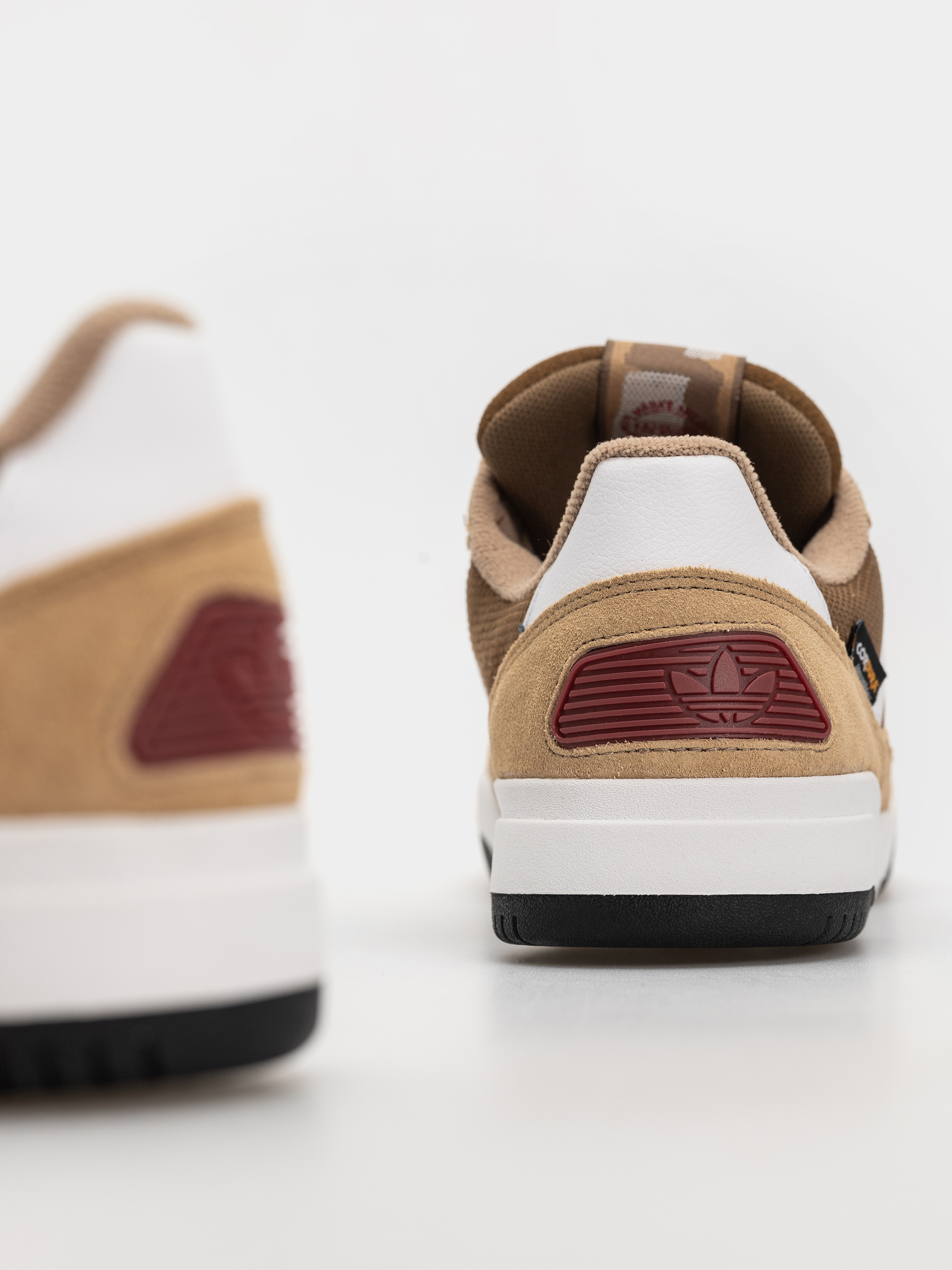 adidas Tekkira Cup Schuhe (cardbo/ftwwht/tmvire)