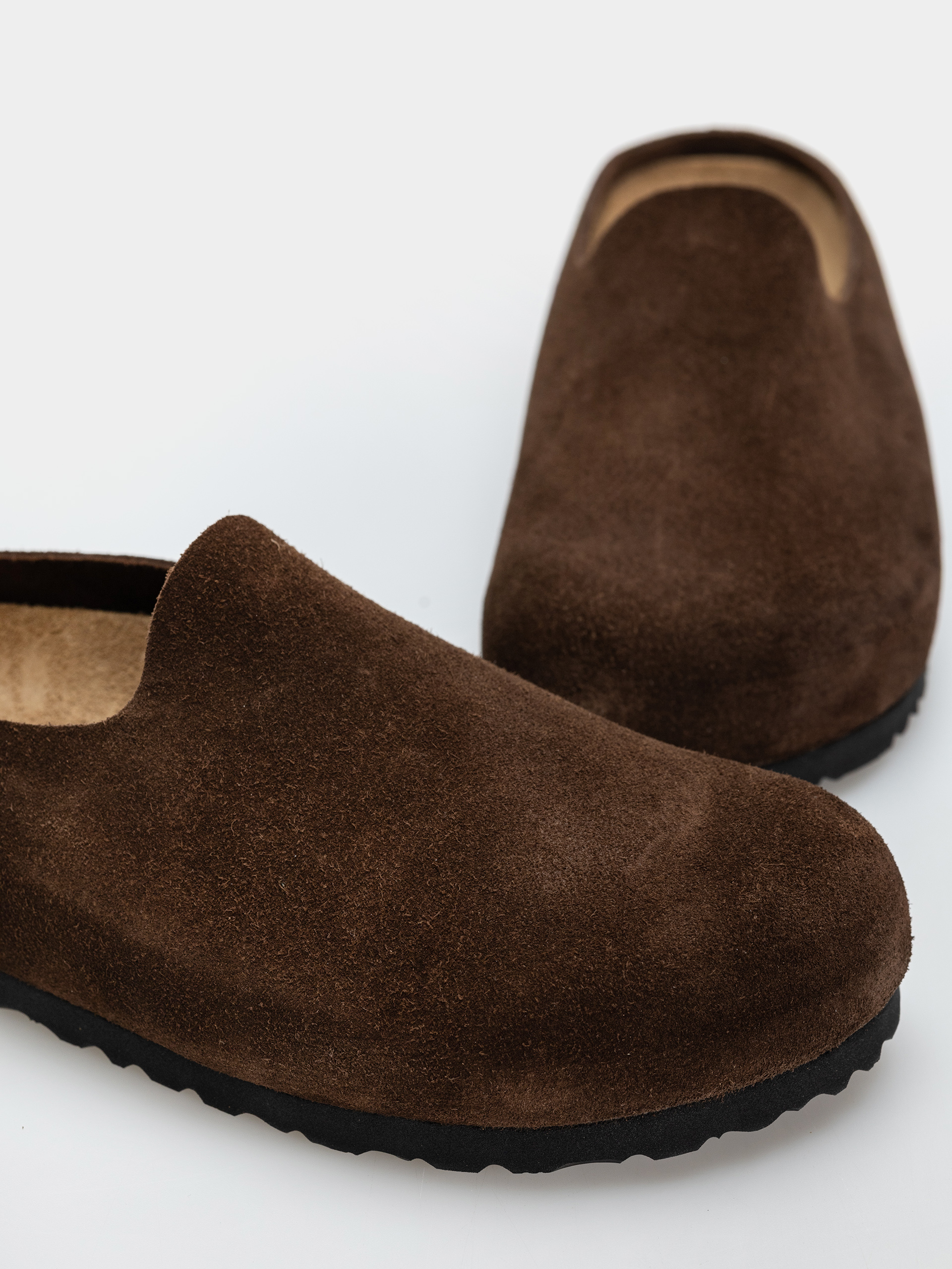 Birkenstock Amsterdam Wrapped Suede Leather Narrow Flip-flops (carafe)