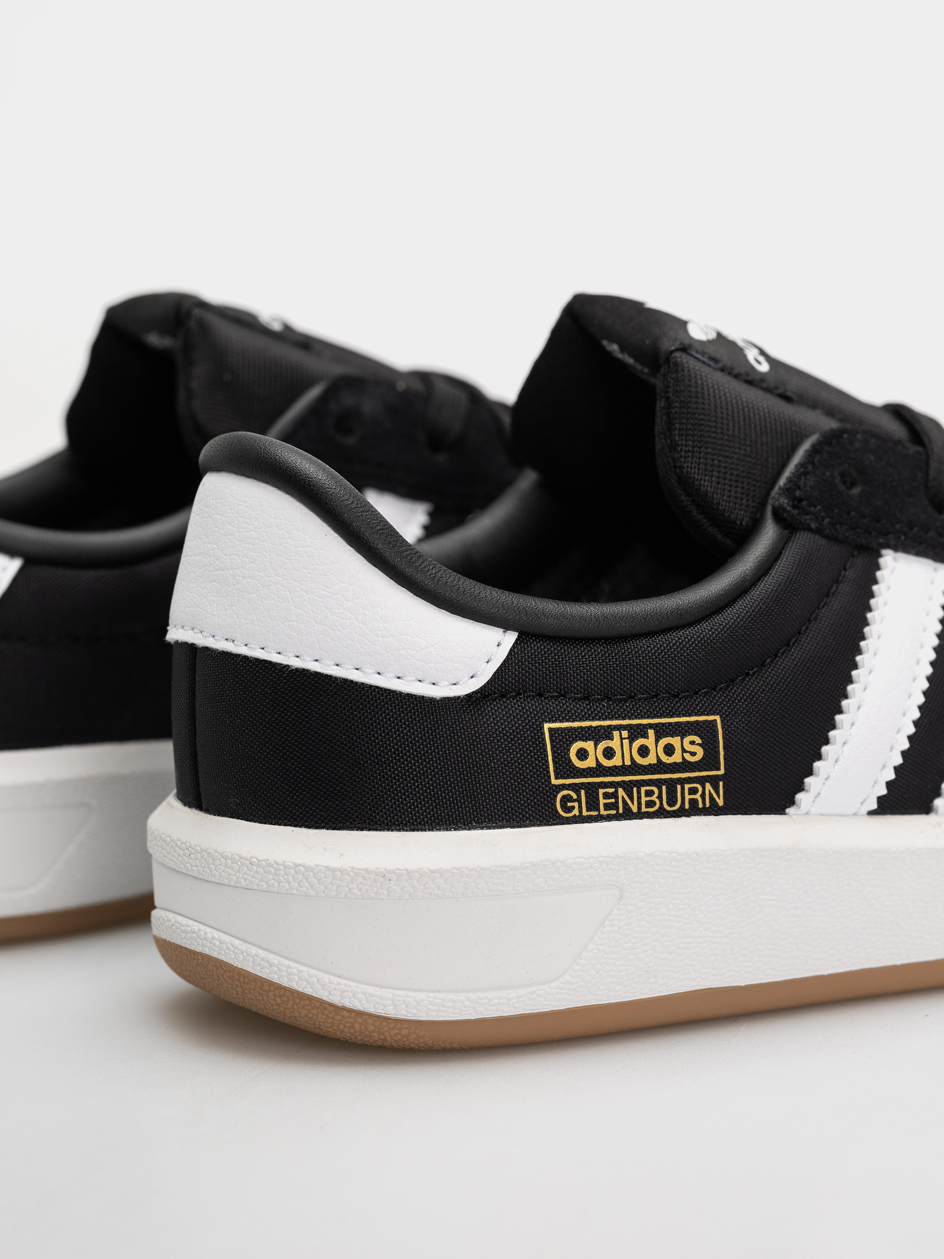 adidas Glenburn Schuhe (cblack/ftwwht/gum4)