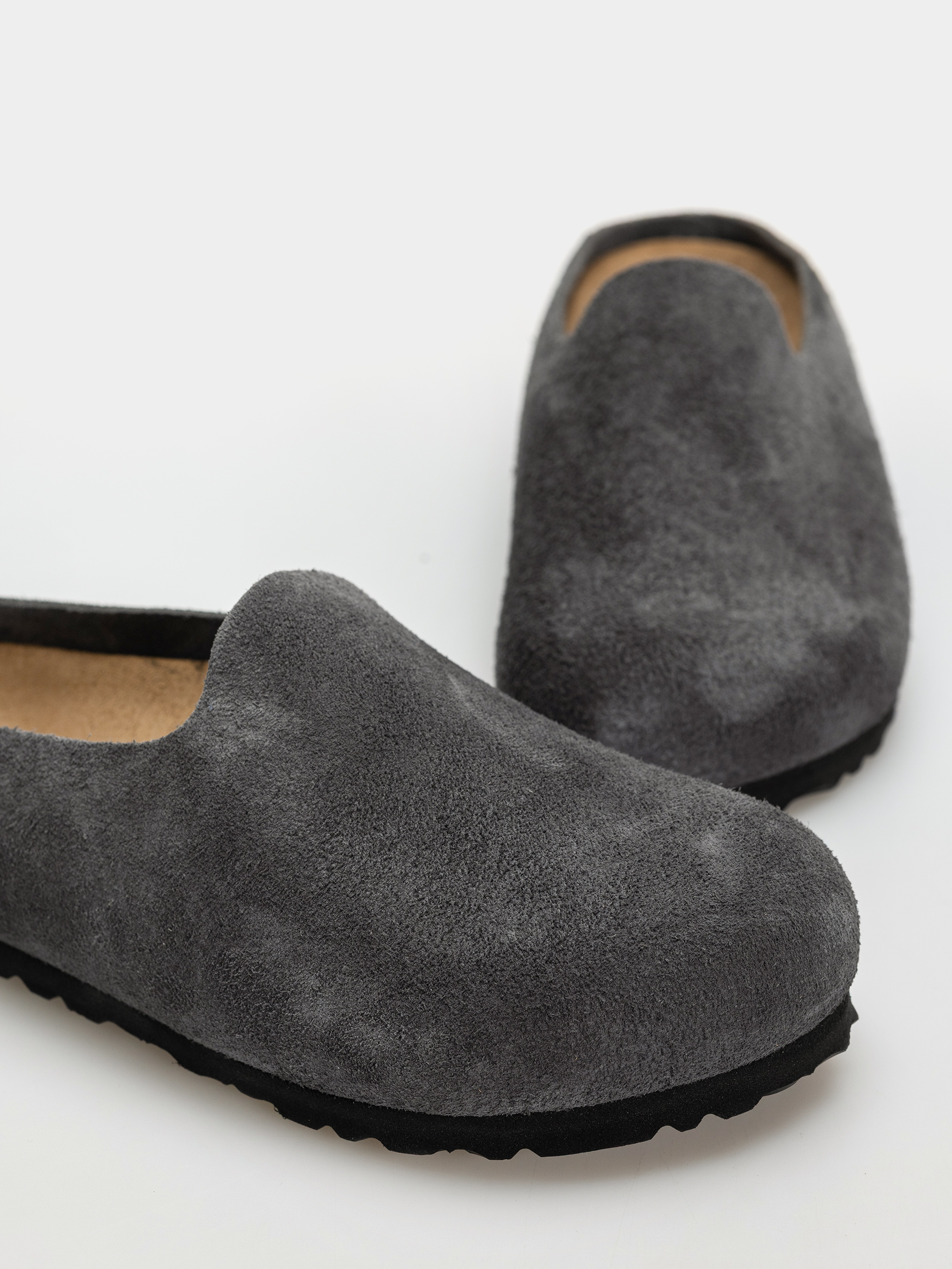 Birkenstock Amsterdam Wrapped Suede Leather Narrow Flip-flops (charcoal)