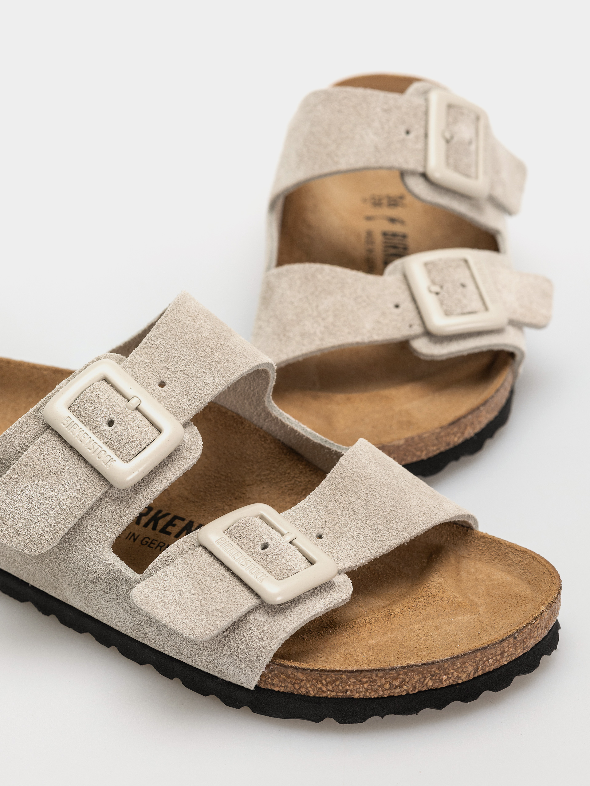 Birkenstock Arizona Suede Leather Cushion Buckle Narrow Wmn Flip-flops (oyster)