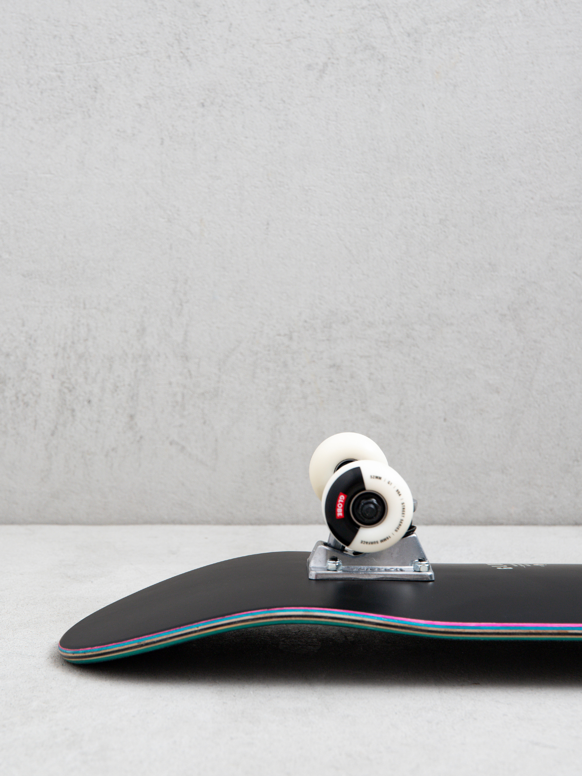 Globe G1 Full On Boxed Skateboard (black/white/redline)