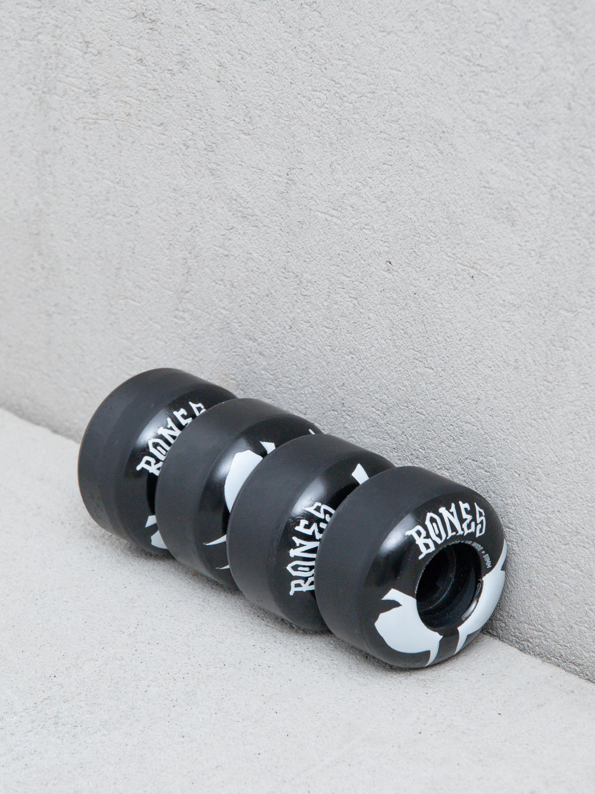 Bones Og Formula V4 Wides 100A Wheels (black)