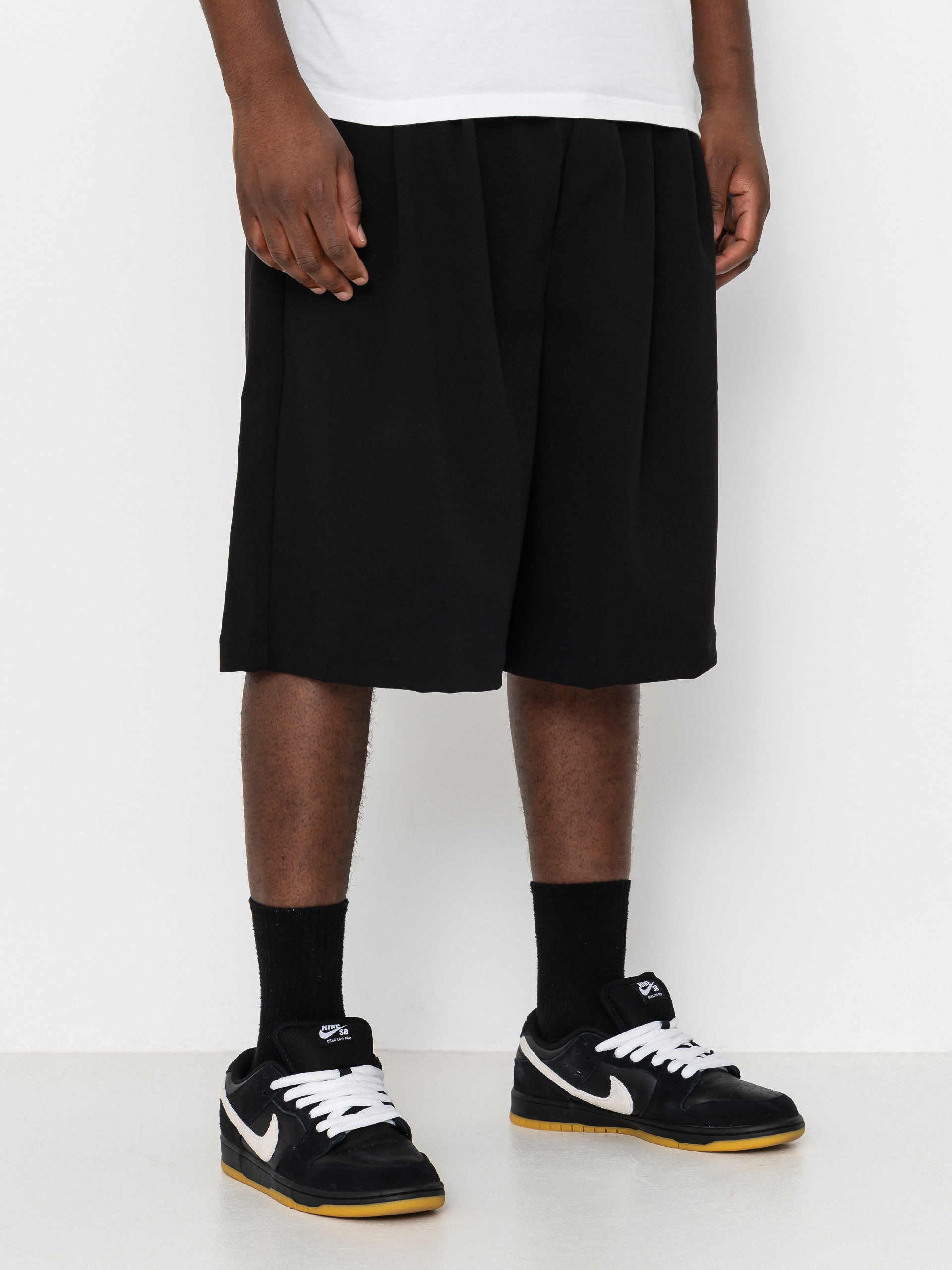 Wasted Paris Pleated Shorts (black)