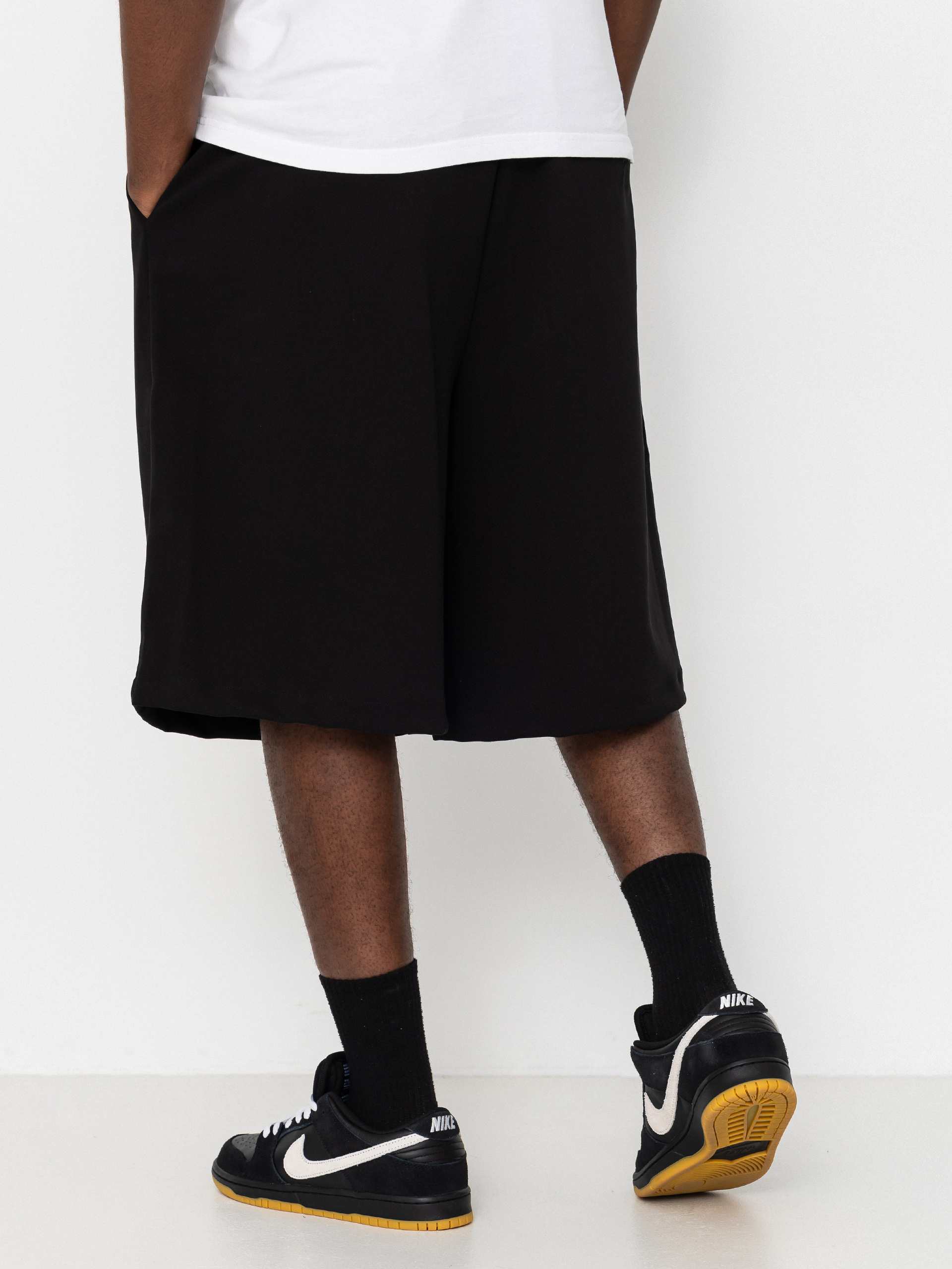 Wasted Paris Pleated Shorts (black)
