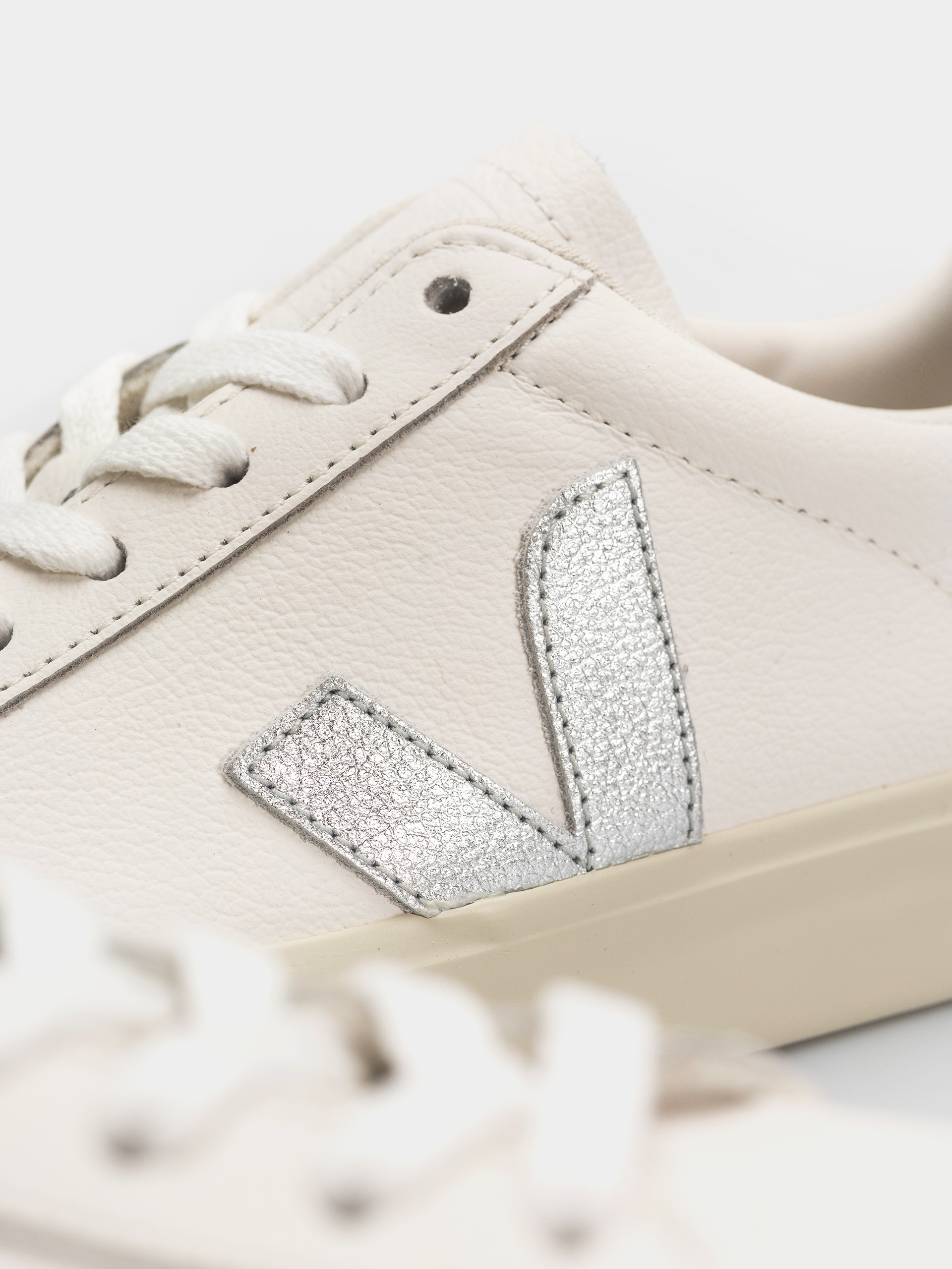 Veja Campo Wmn Schuhe (white silver black)