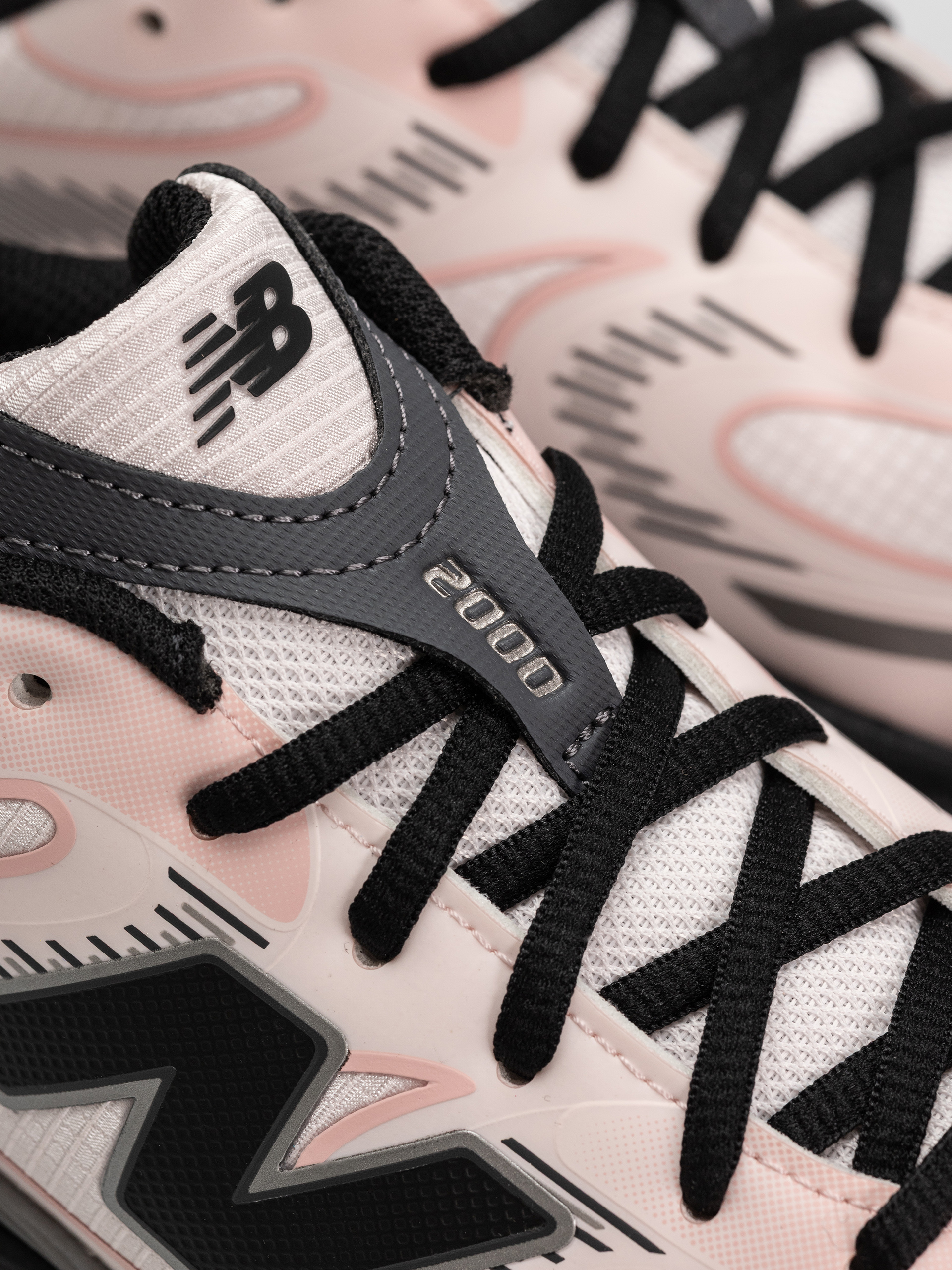 New Balance 2000 Shoes (pink granite/pink chalk/black)