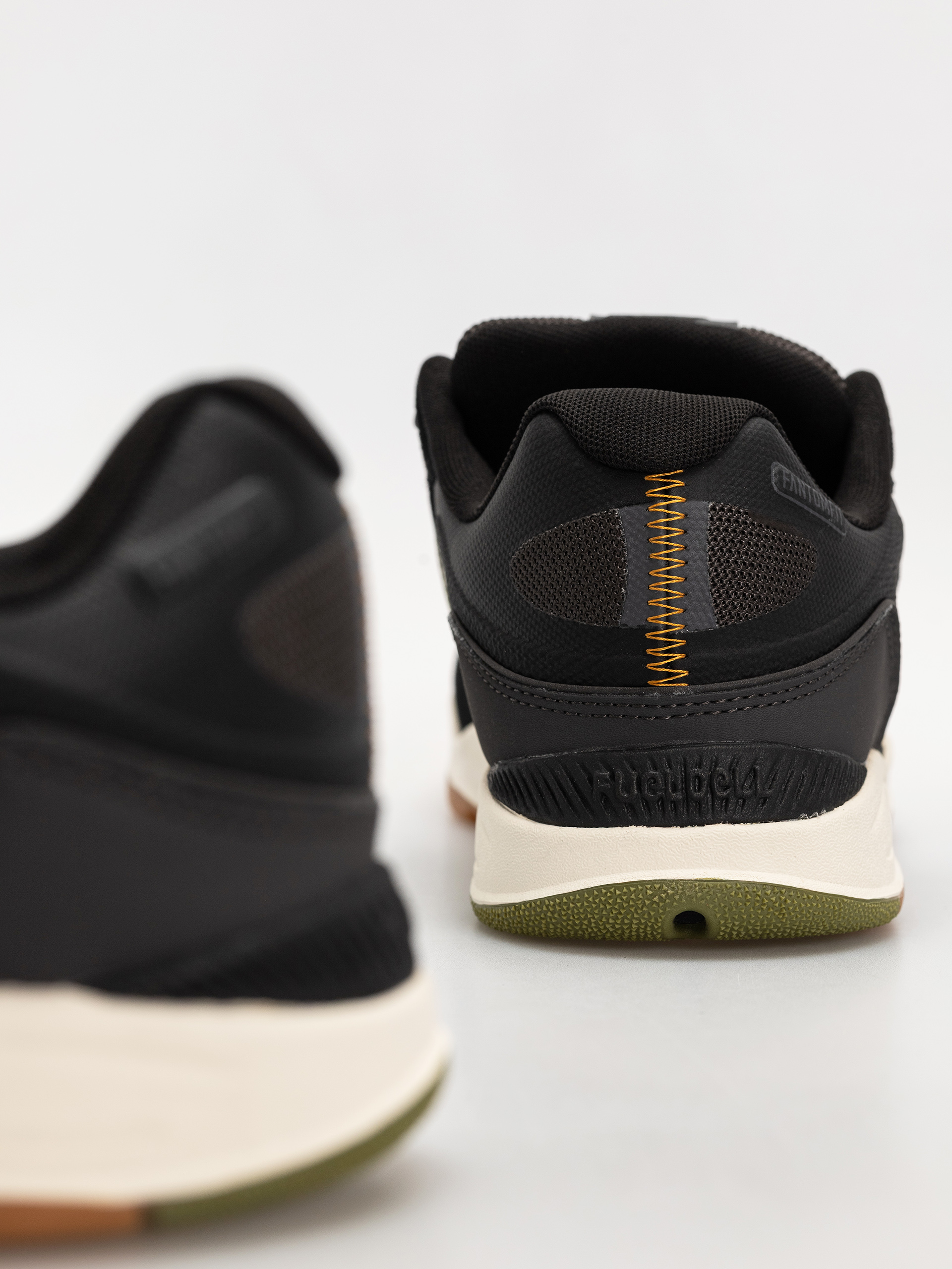 New Balance 1010 Shoes (black/dark olivine)