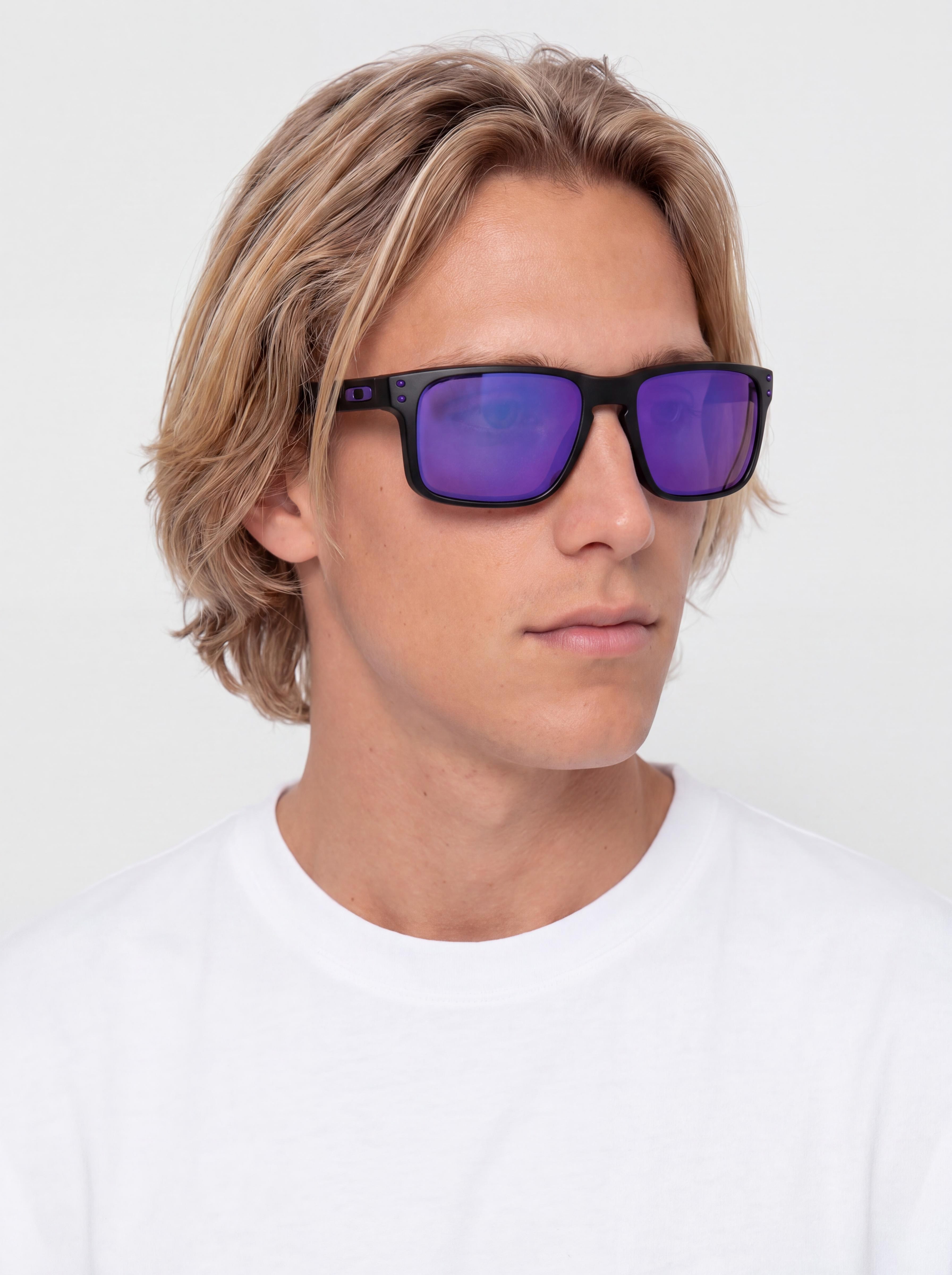 Oakley Holbrook Sunglasses (matte black/prizm violet)