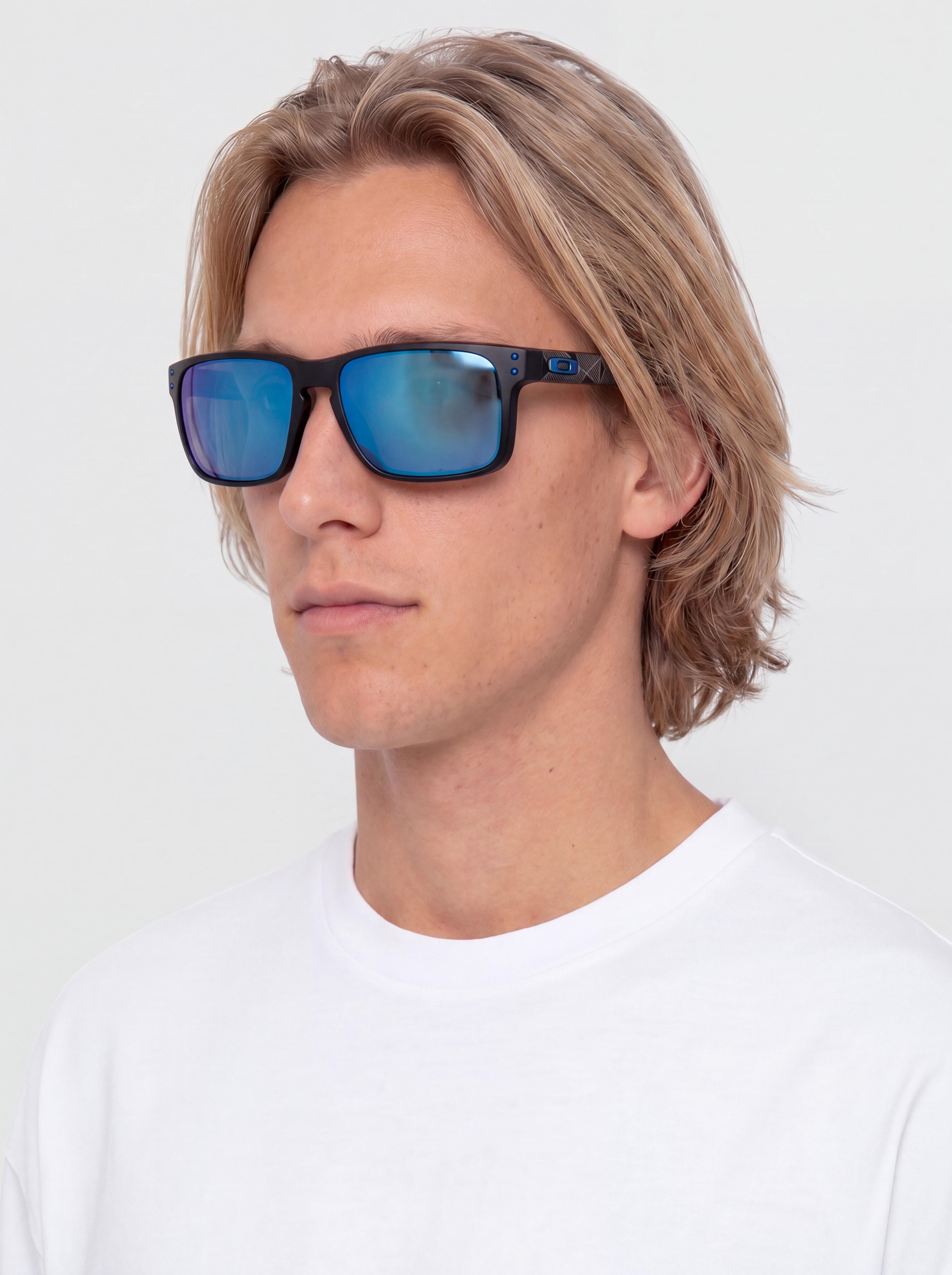 Oakley Holbrook Sunglasses (matte black/prizm sapphr irid polar)