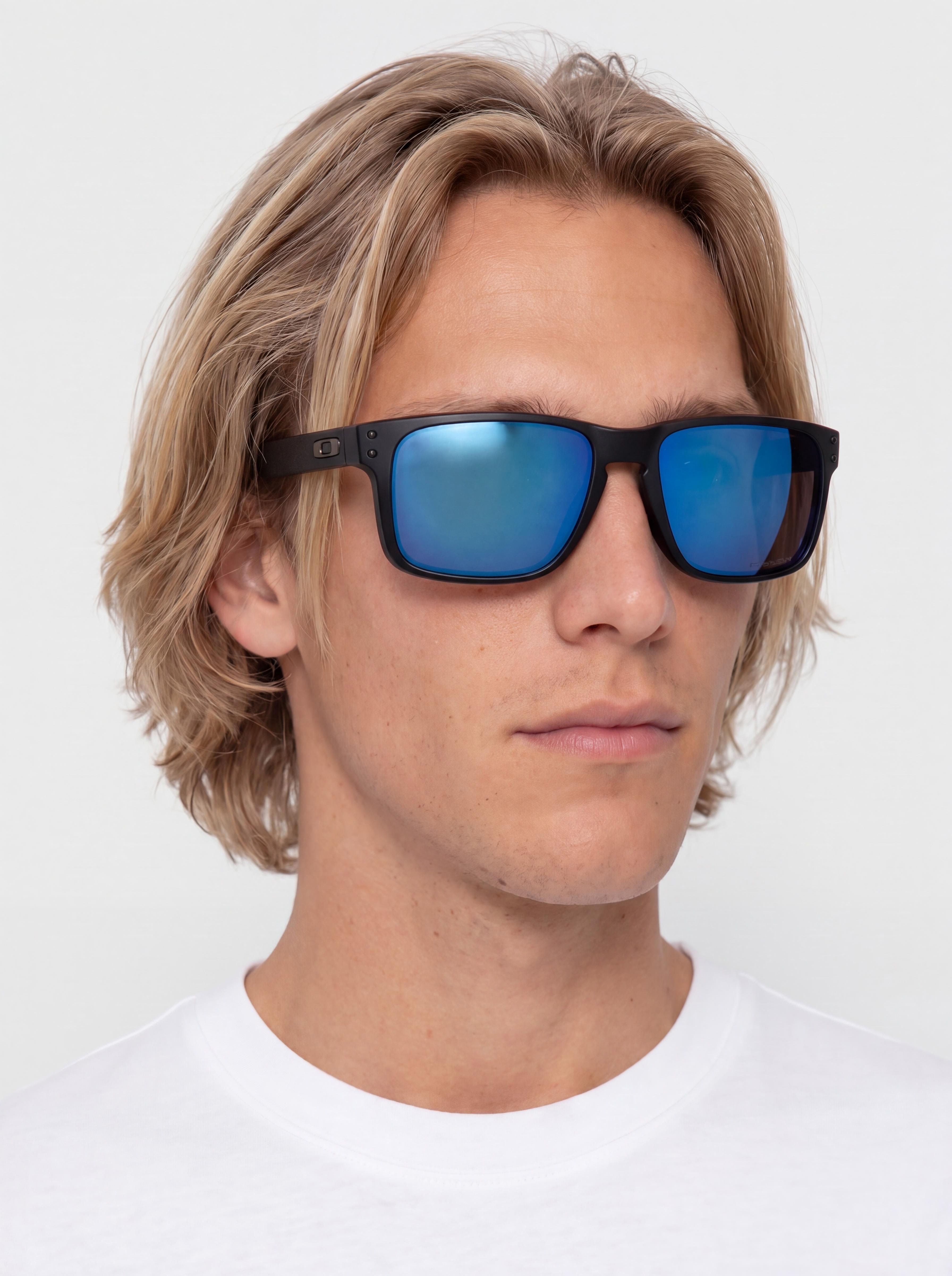 Oakley Holbrook XL Sunglasses (matte black/prizm sapphr irid polar)