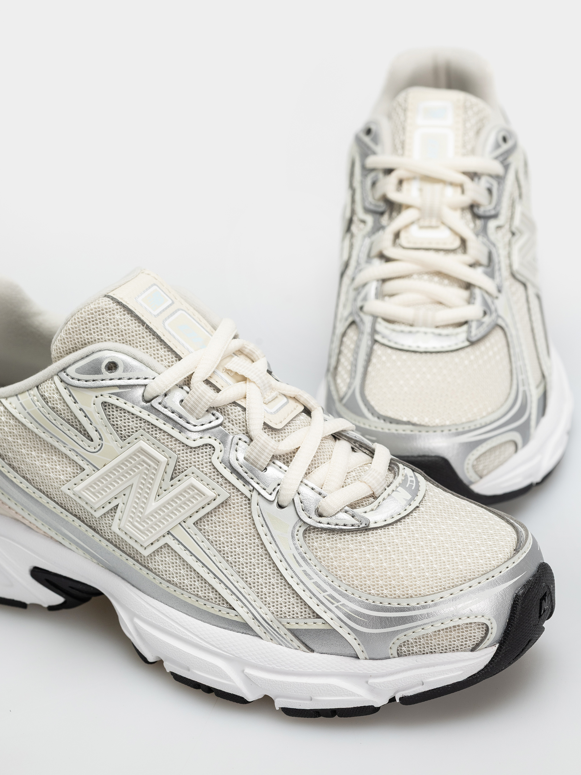 New Balance 740 JR Shoes (turtledove/linen)
