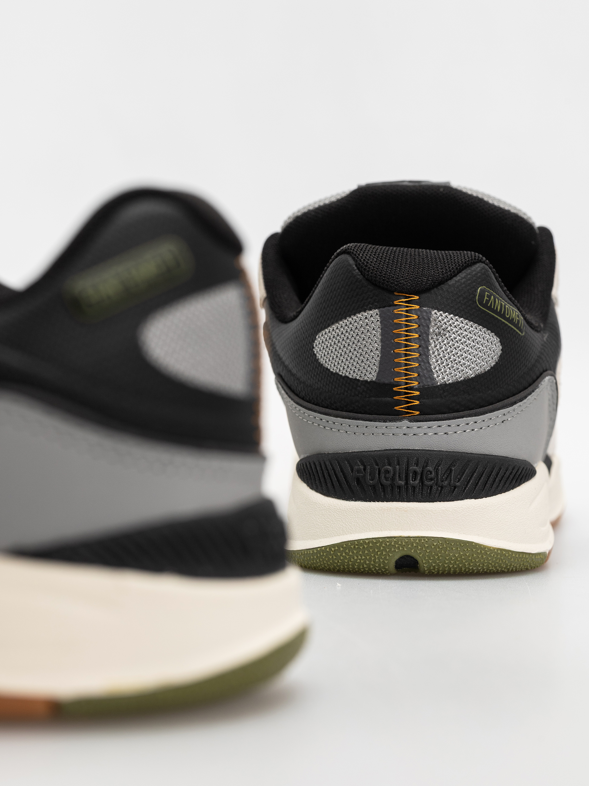 New Balance 1010 Shoes (sea salt/dark olivine)