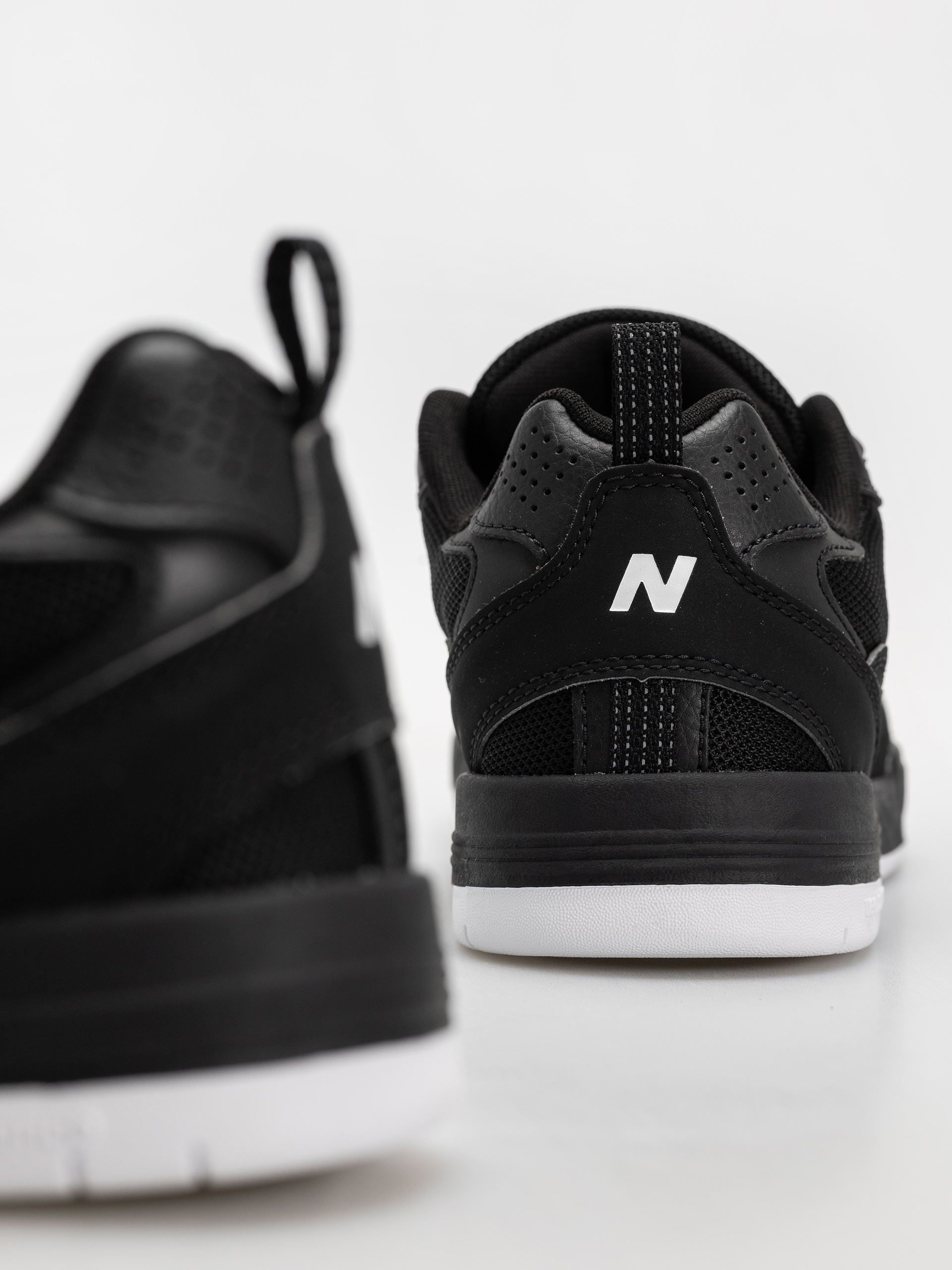 New Balance 808 Shoes (black/white)