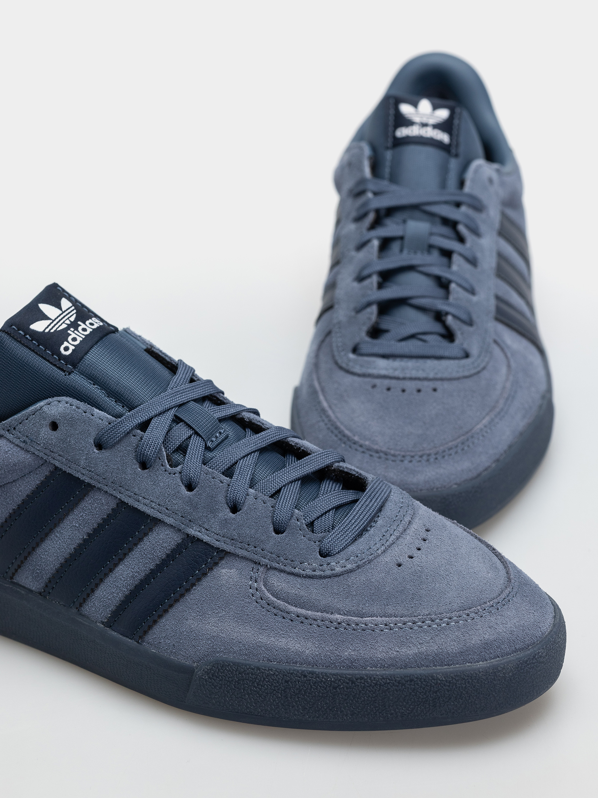 adidas Glenburn Shoes (prloin/prloin/goldmt)