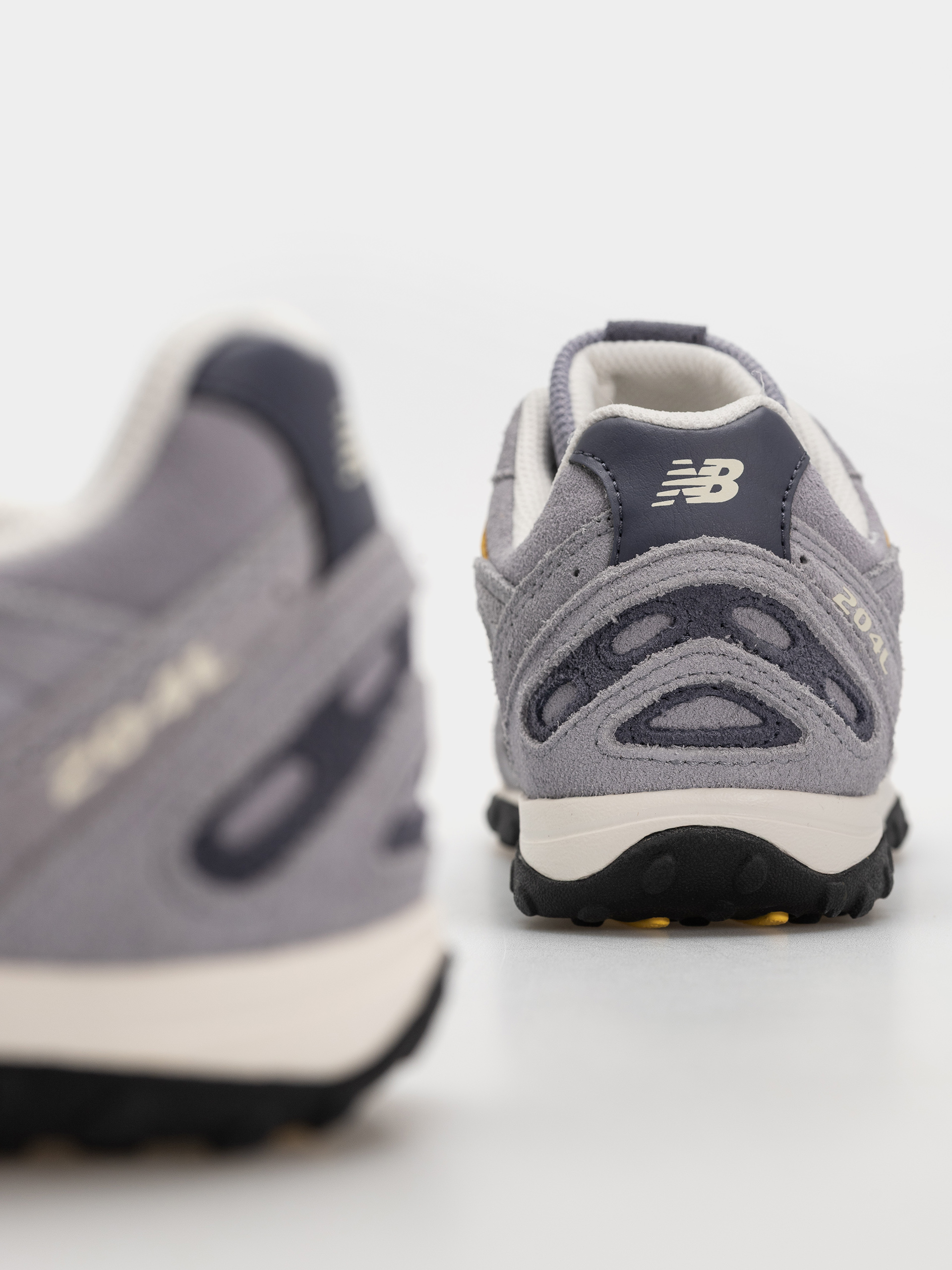 New Balance 204L Shoes (digital mist/meteorite/light mars yellow)