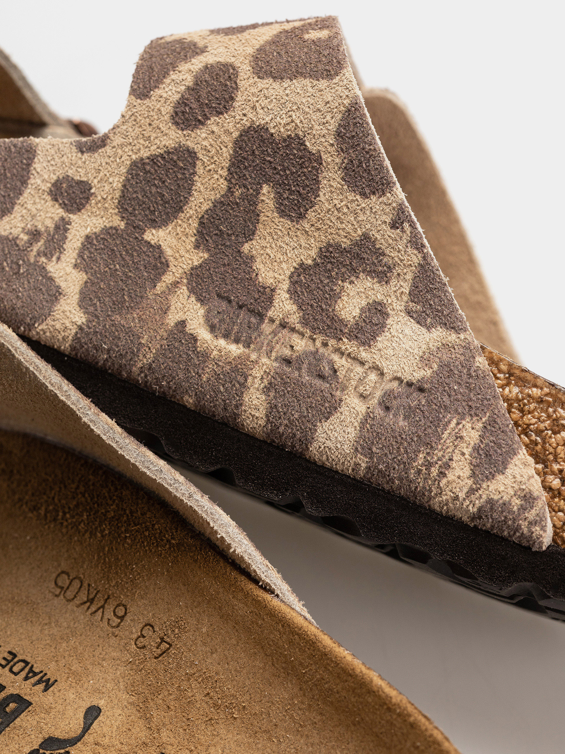 Birkenstock Arizona Suede Leather Narrow Flip Flops (leo sandcastle)