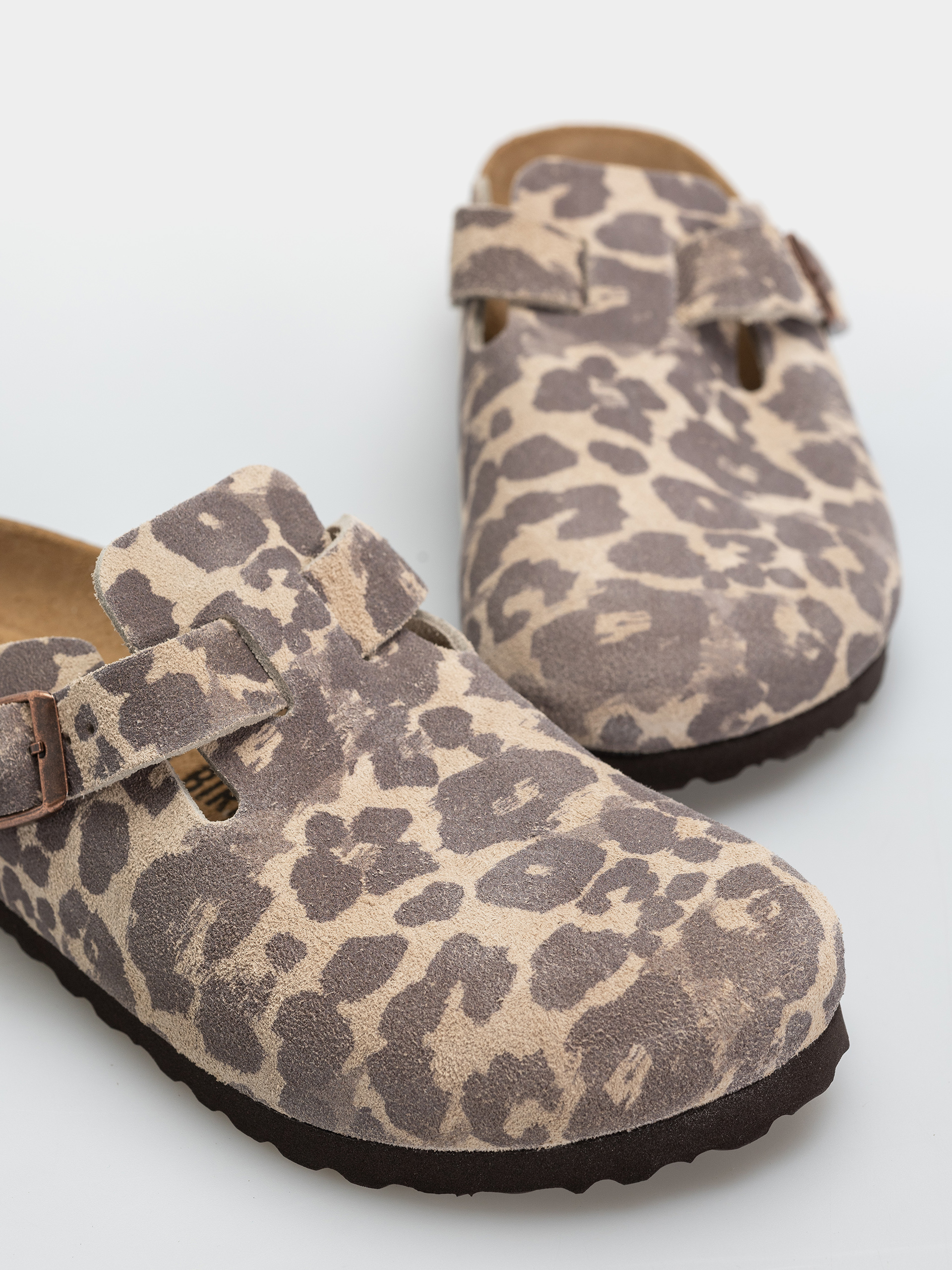 Birkenstock Boston Suede Leather Narrow Flip-flops (leo sandcastle)