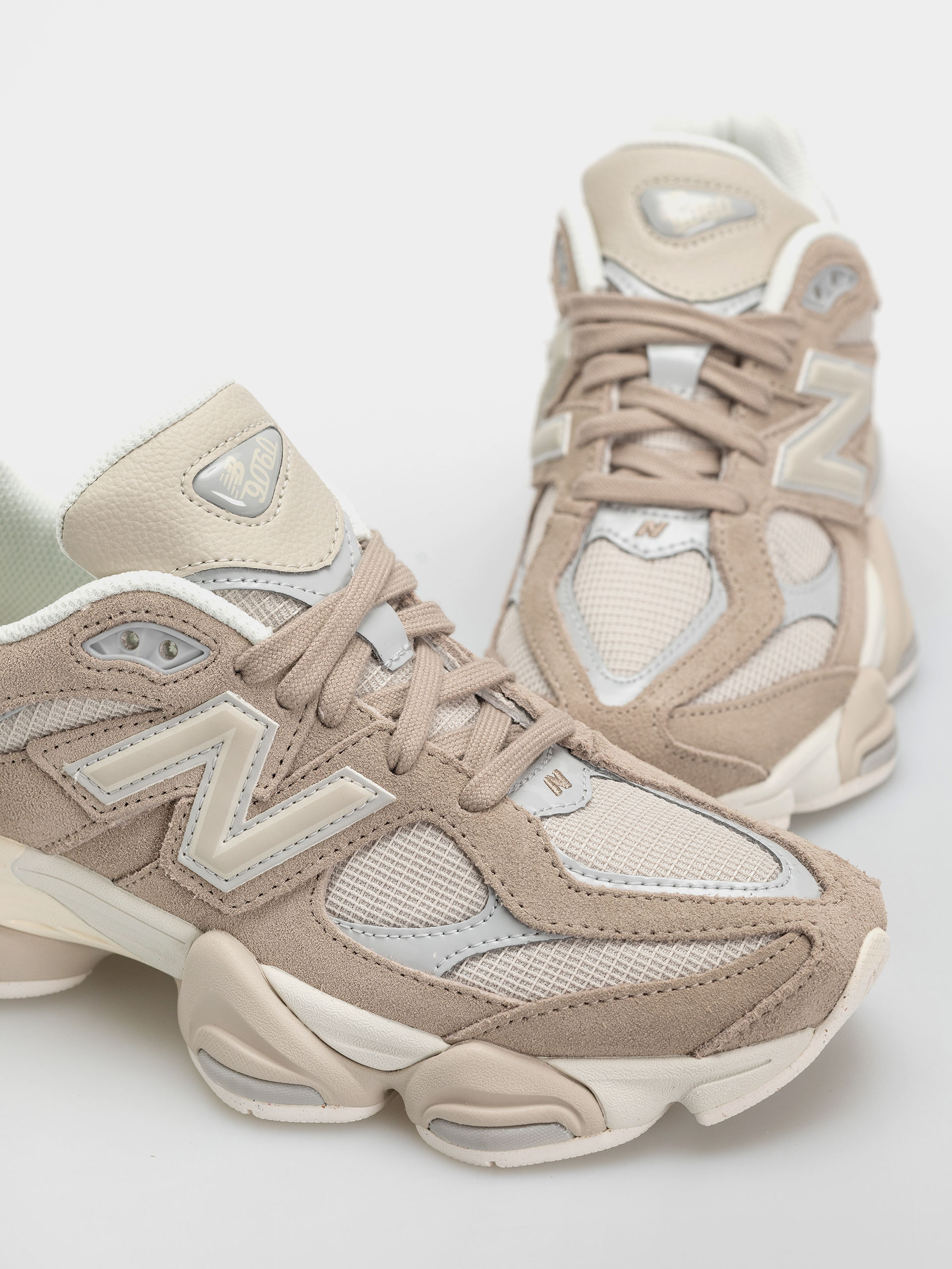New Balance 9060 Shoes (driftwood/timberwolf)