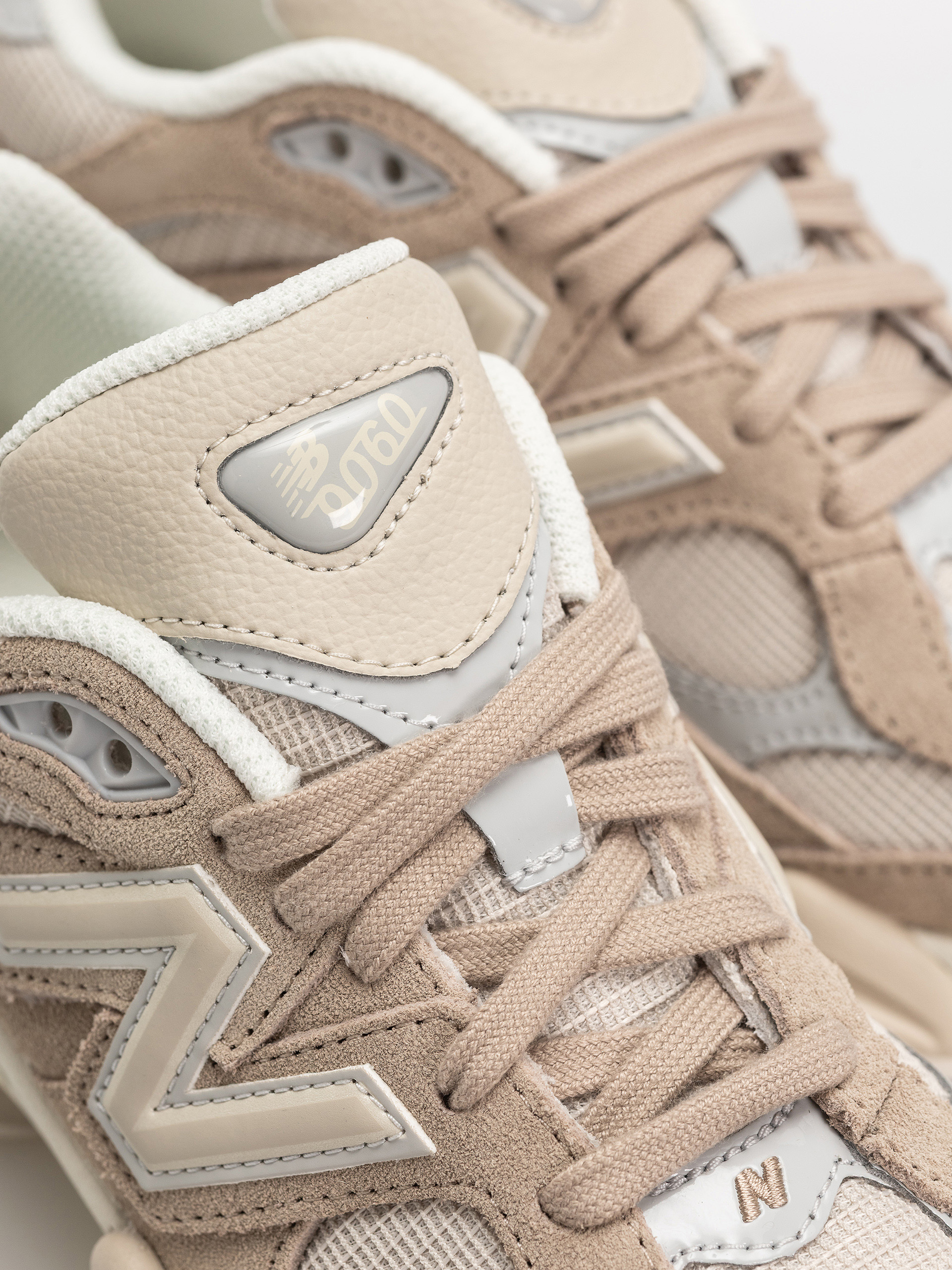 New Balance 9060 Shoes (driftwood/timberwolf)