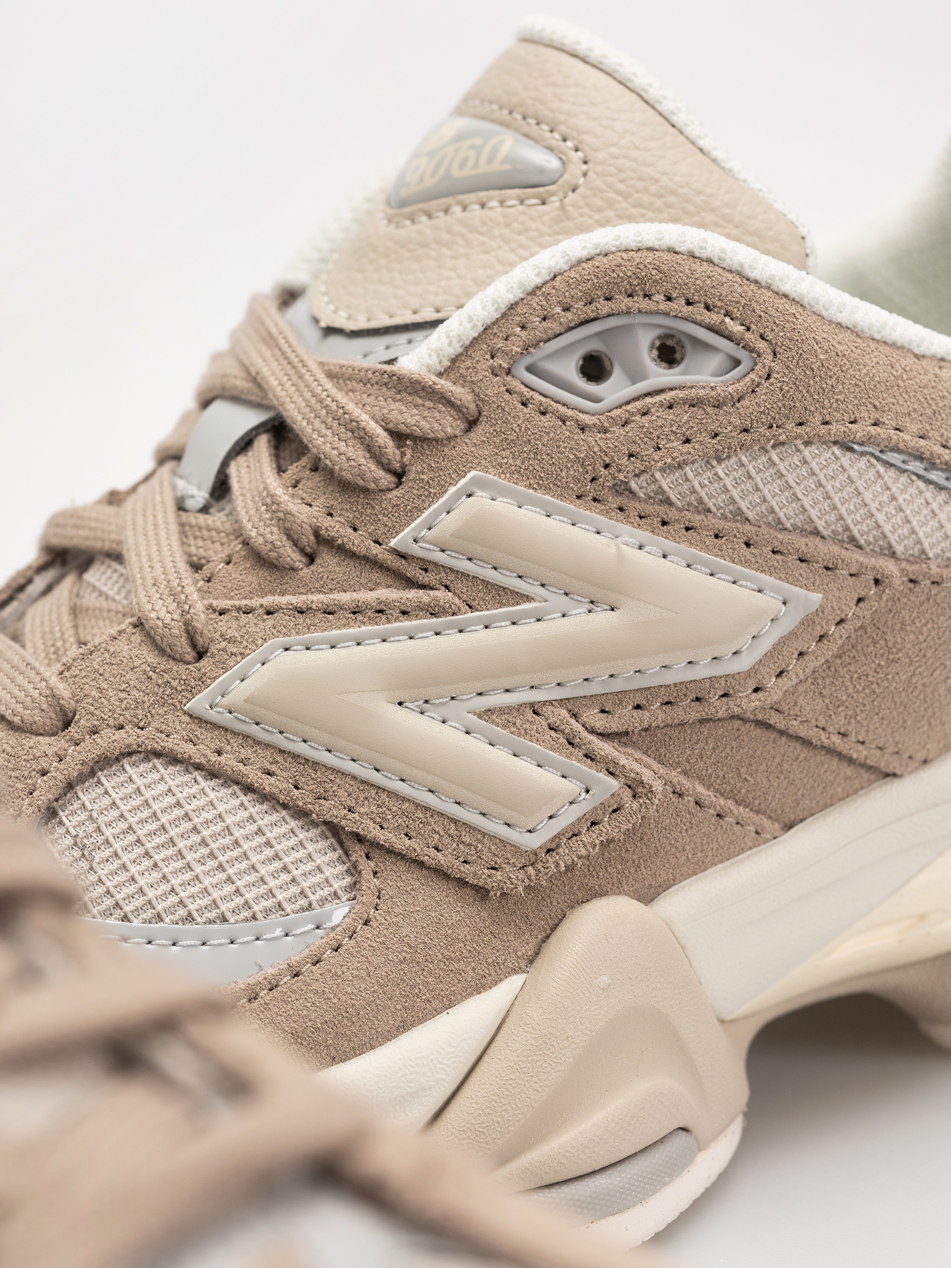 New Balance 9060 Schuhe (driftwood/timberwolf)