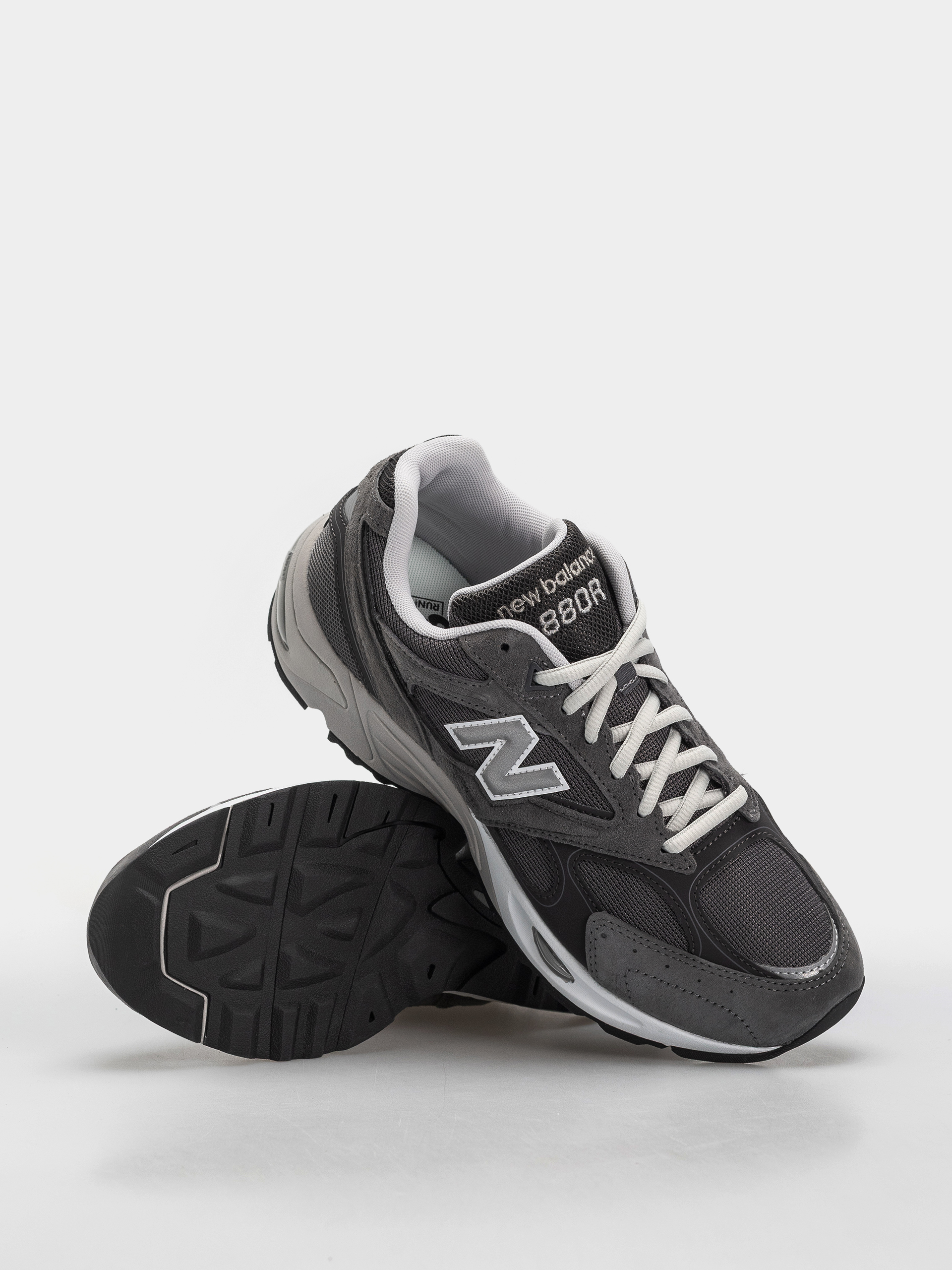New Balance 880R Shoes (slate grey/magnet)