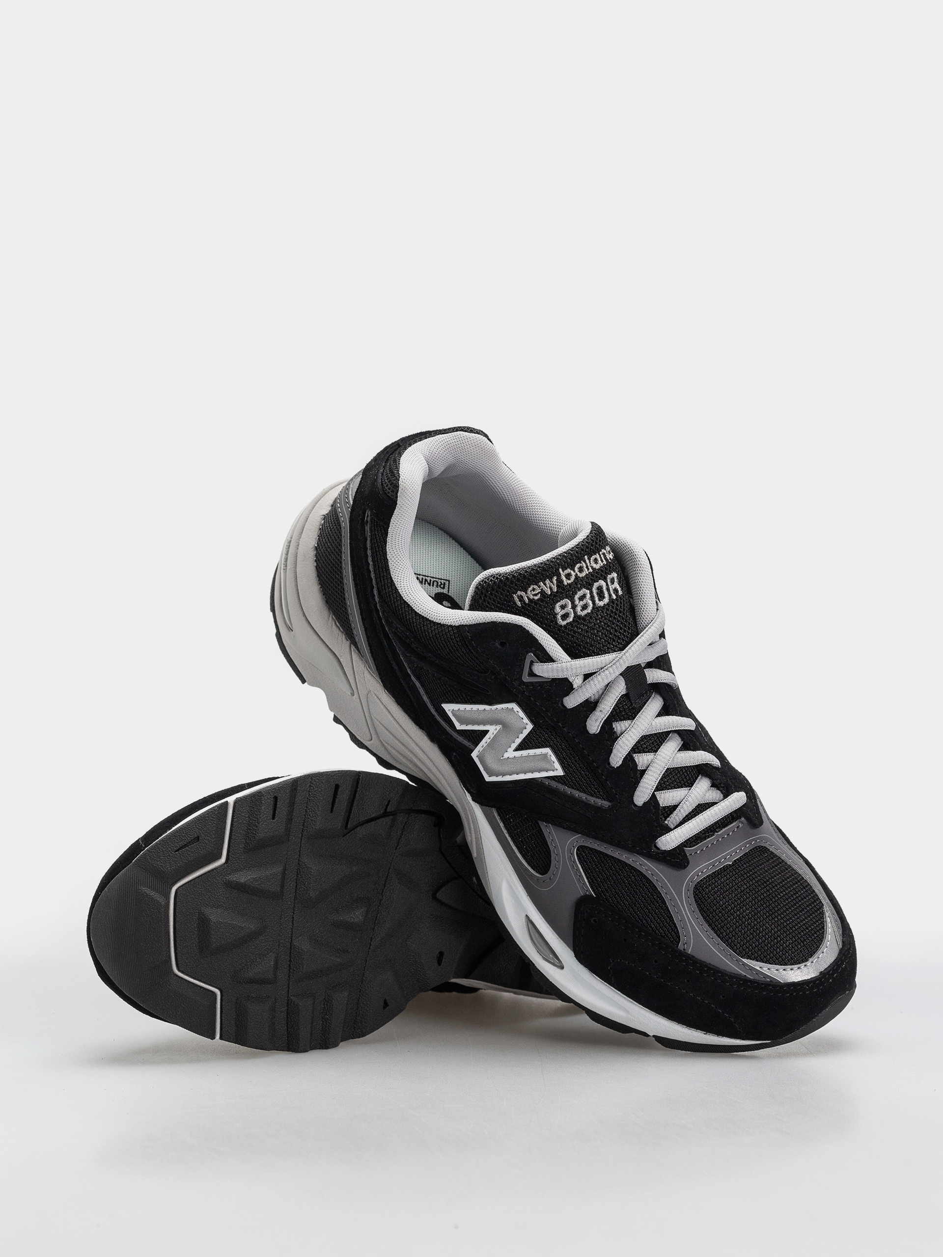 New Balance 880R Shoes (black/castlerock)