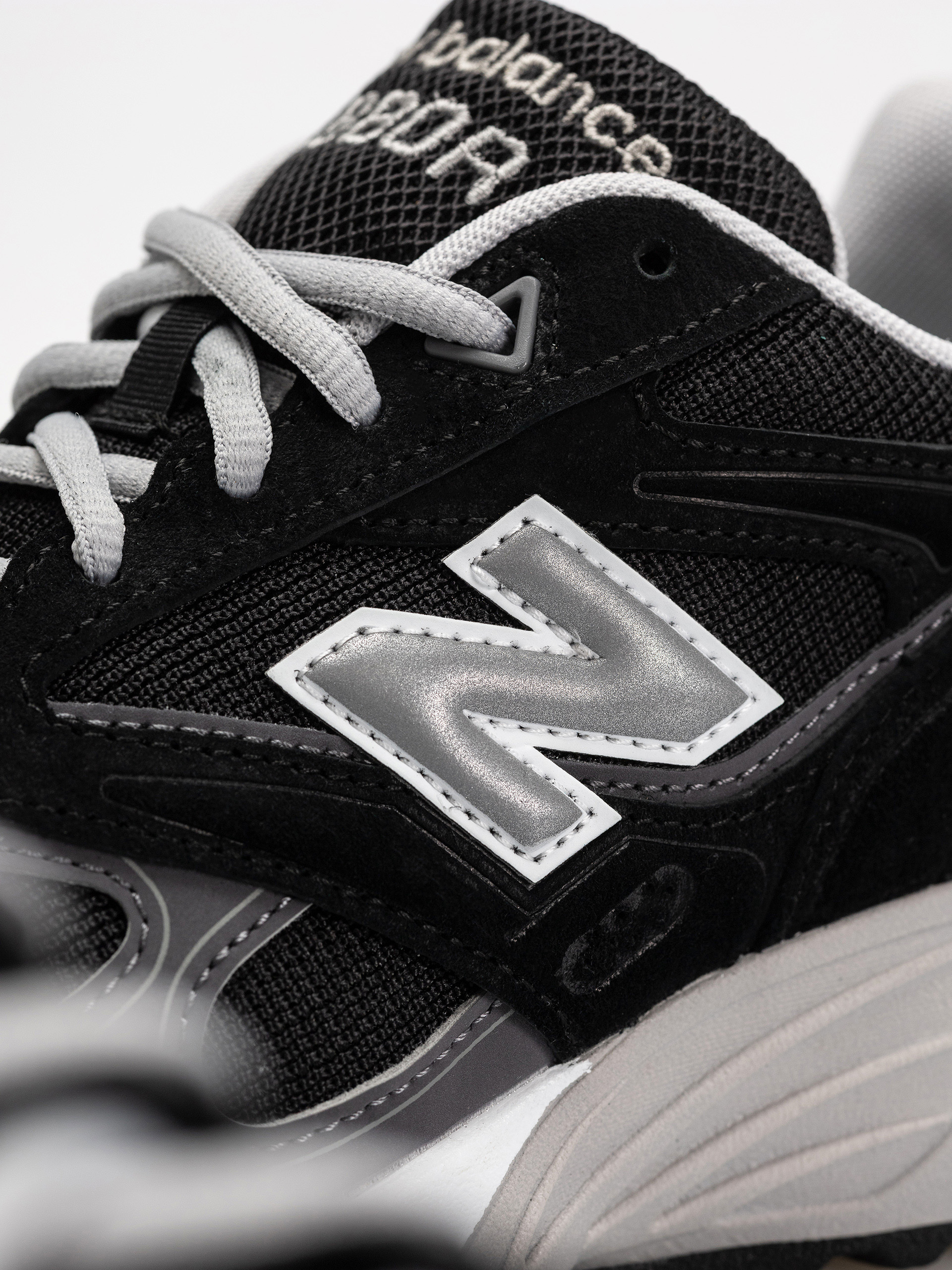New Balance 880R Schuhe (black/castlerock)