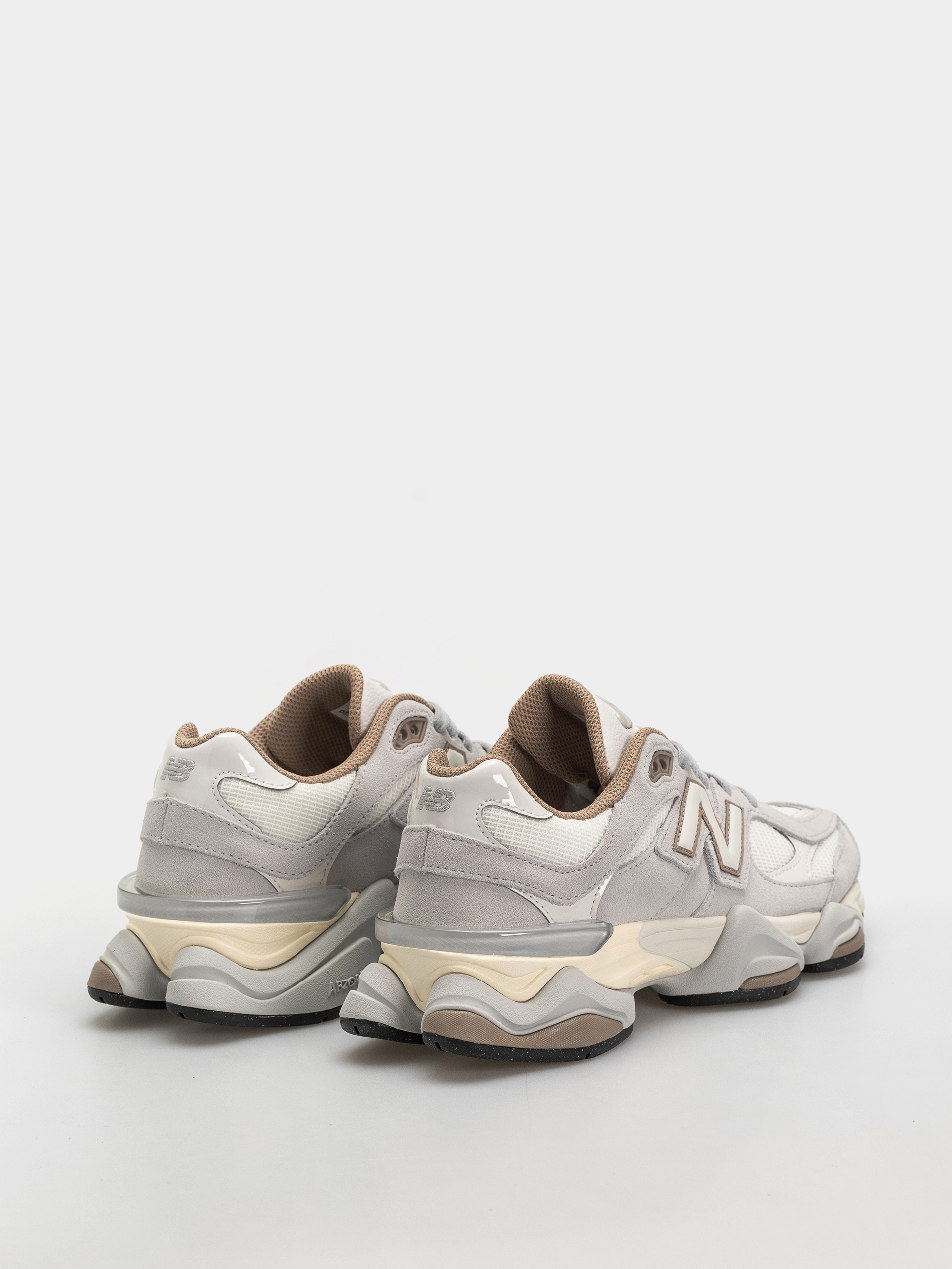 New Balance 9060 Shoes (driftwood/sea salt)