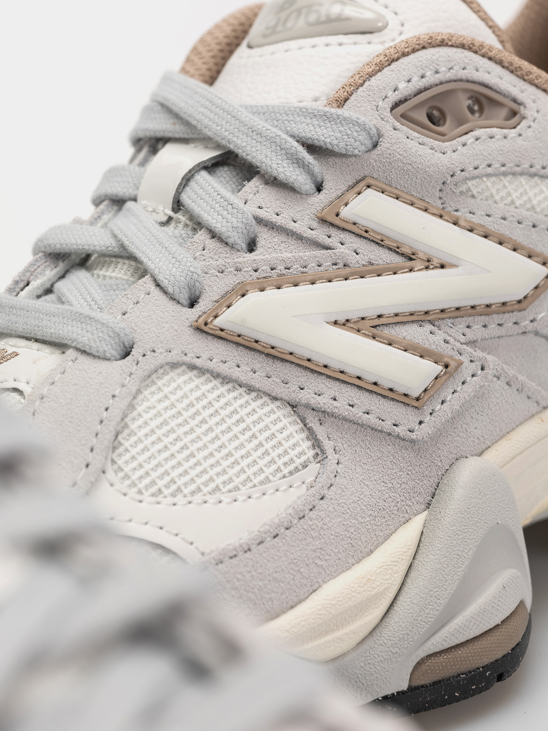 New Balance 9060 Schuhe (driftwood/sea salt)