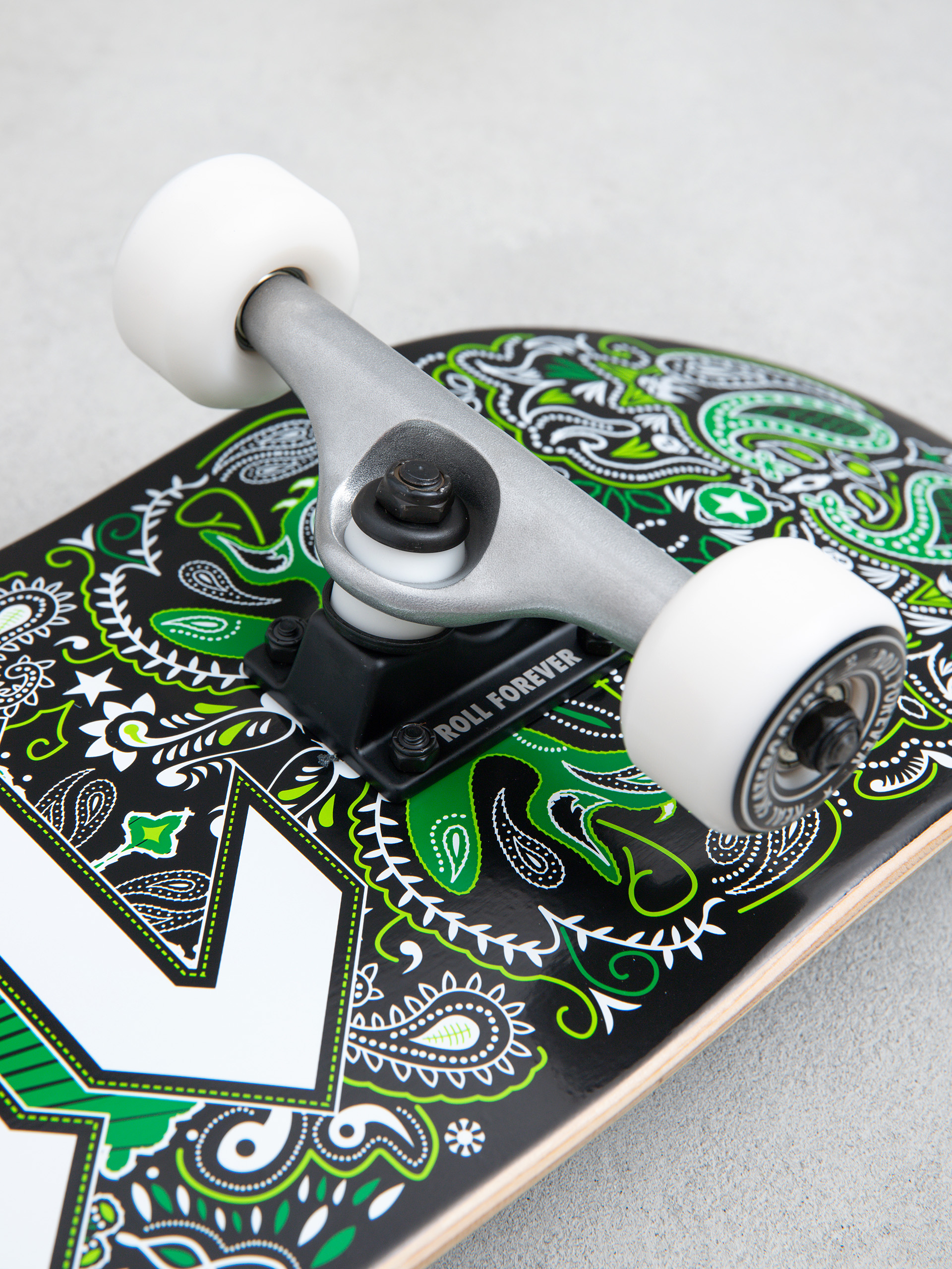 Real Bandana Skateboard (green)