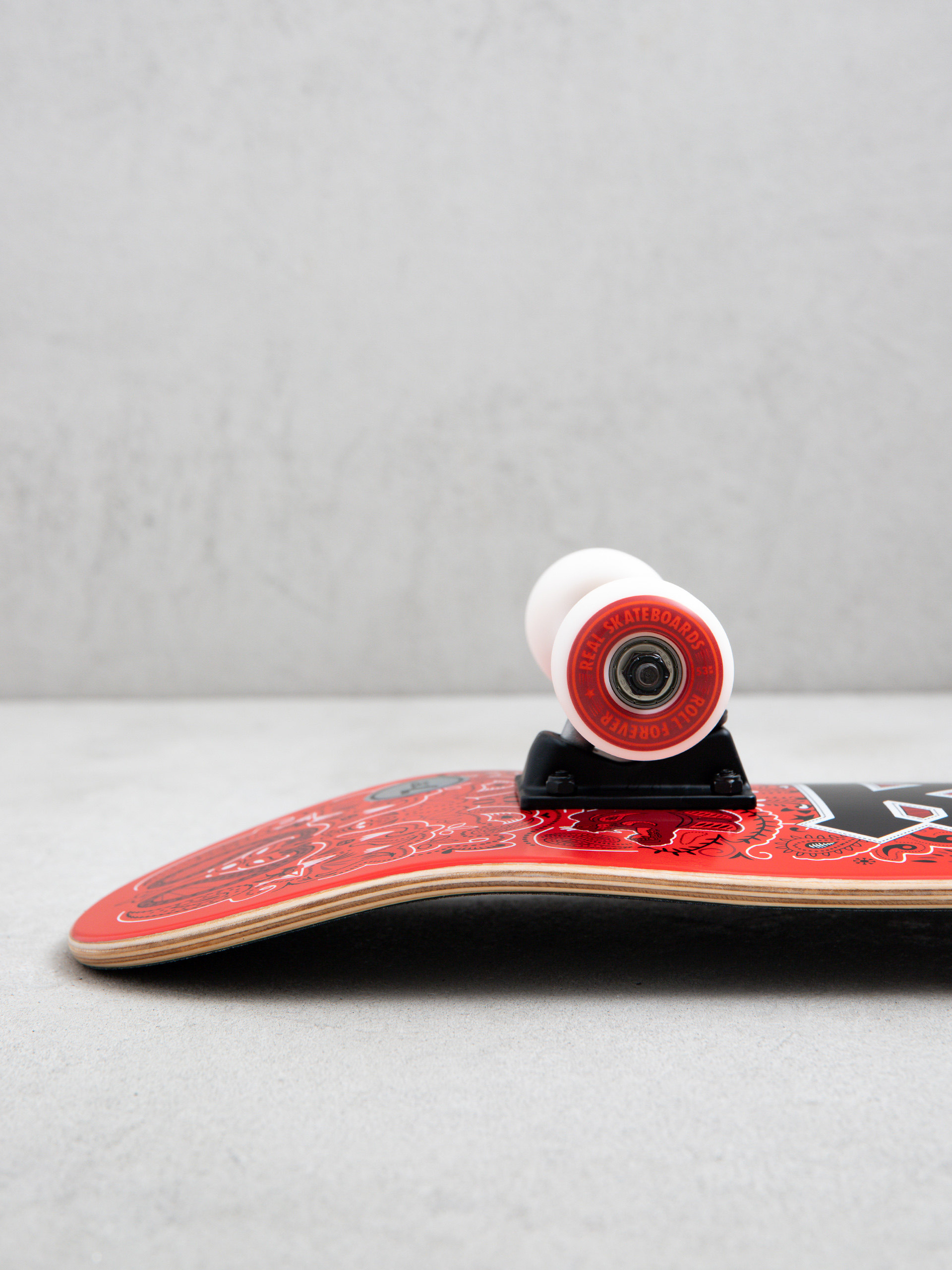 Real Bandana Skateboard (red)